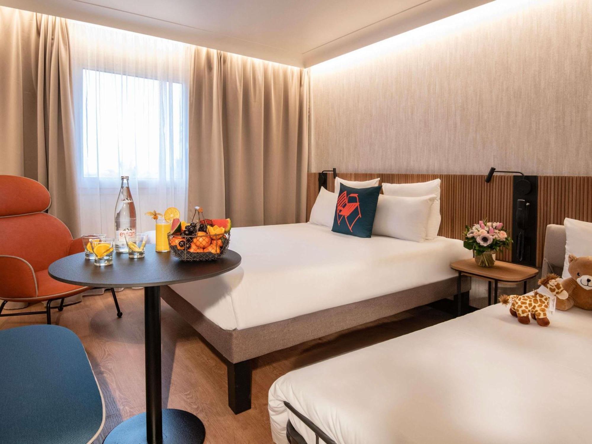 Chambre Lit Queen-Size Supérieure avec Canapé