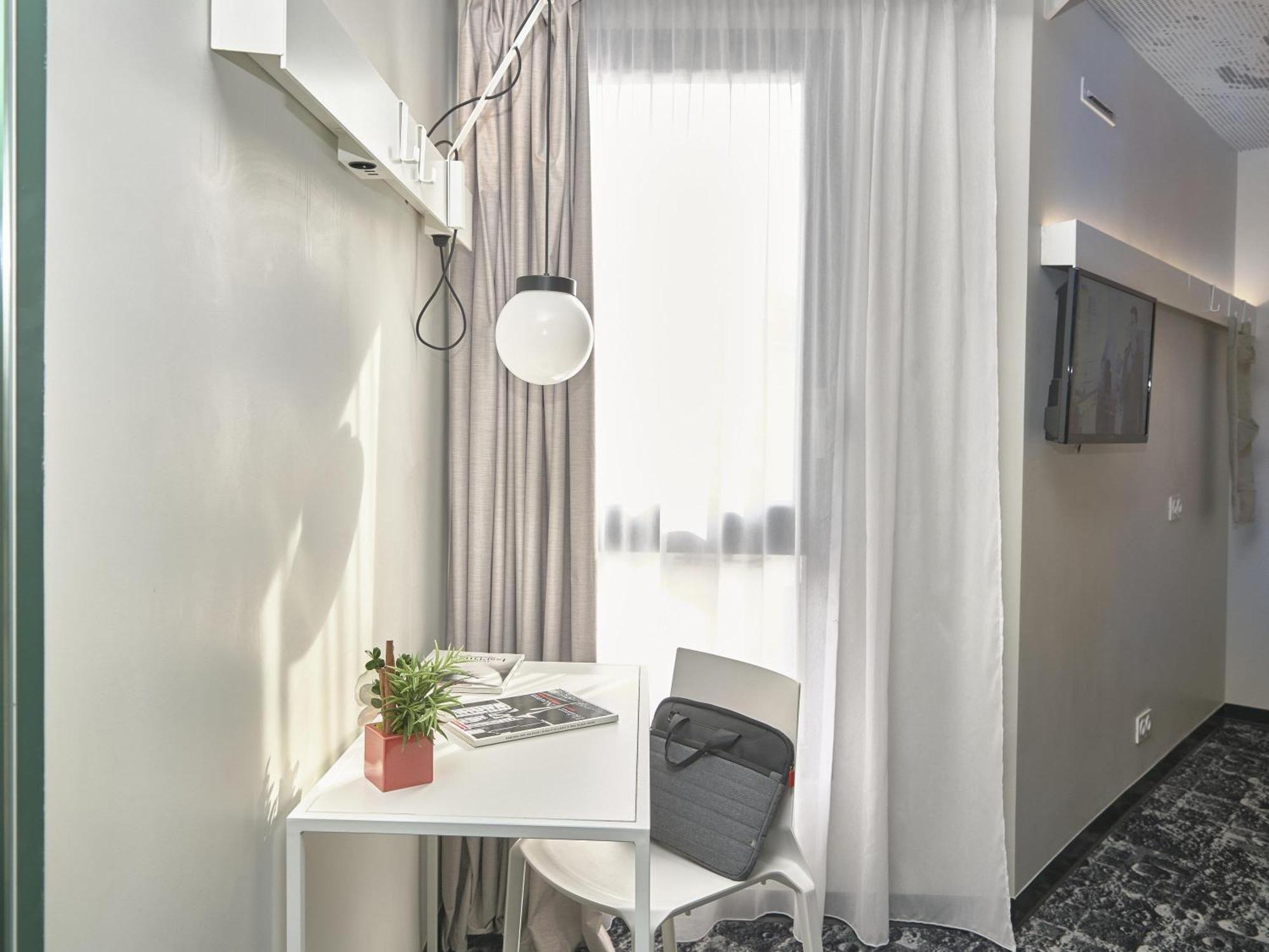 Room 3 Single Beds
