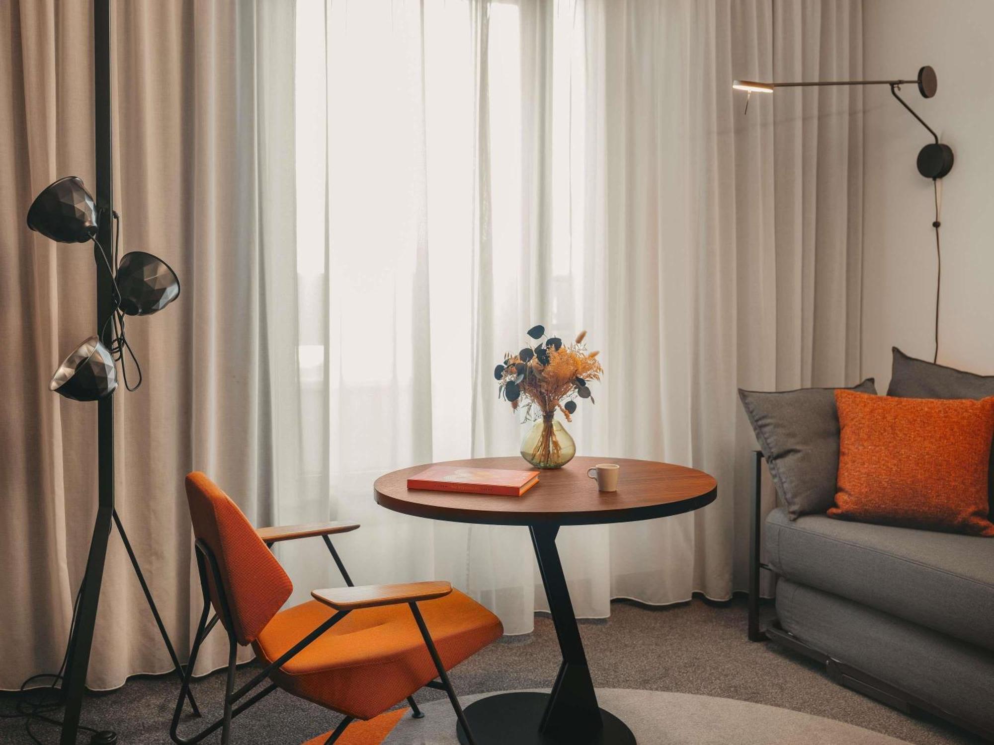 Superior Suite One Double Bed View of Eiffel To wer