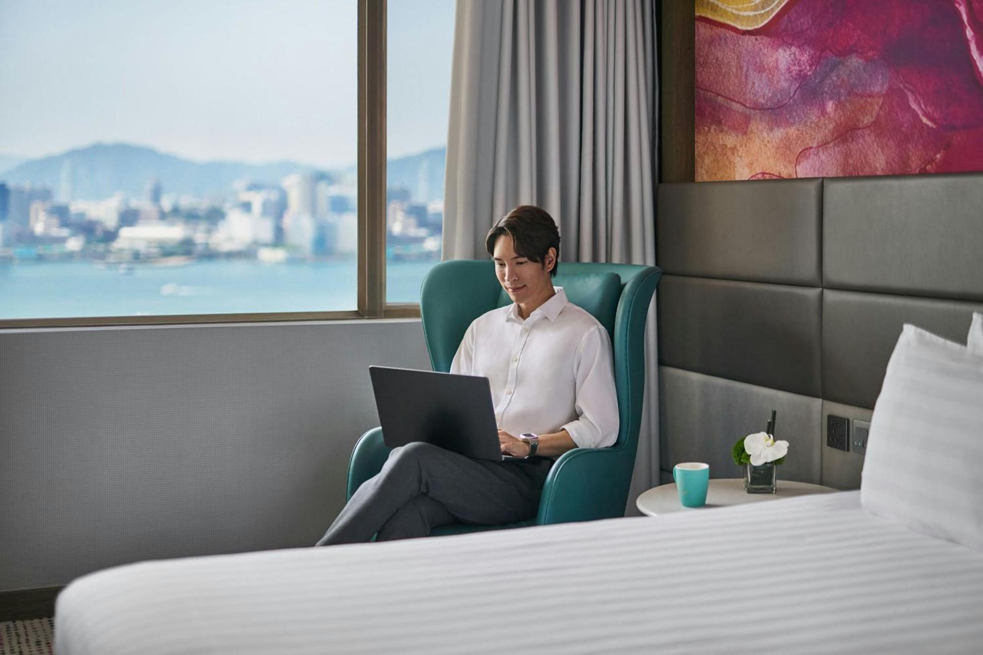 Executive King Room Lounge Access Panoramic View