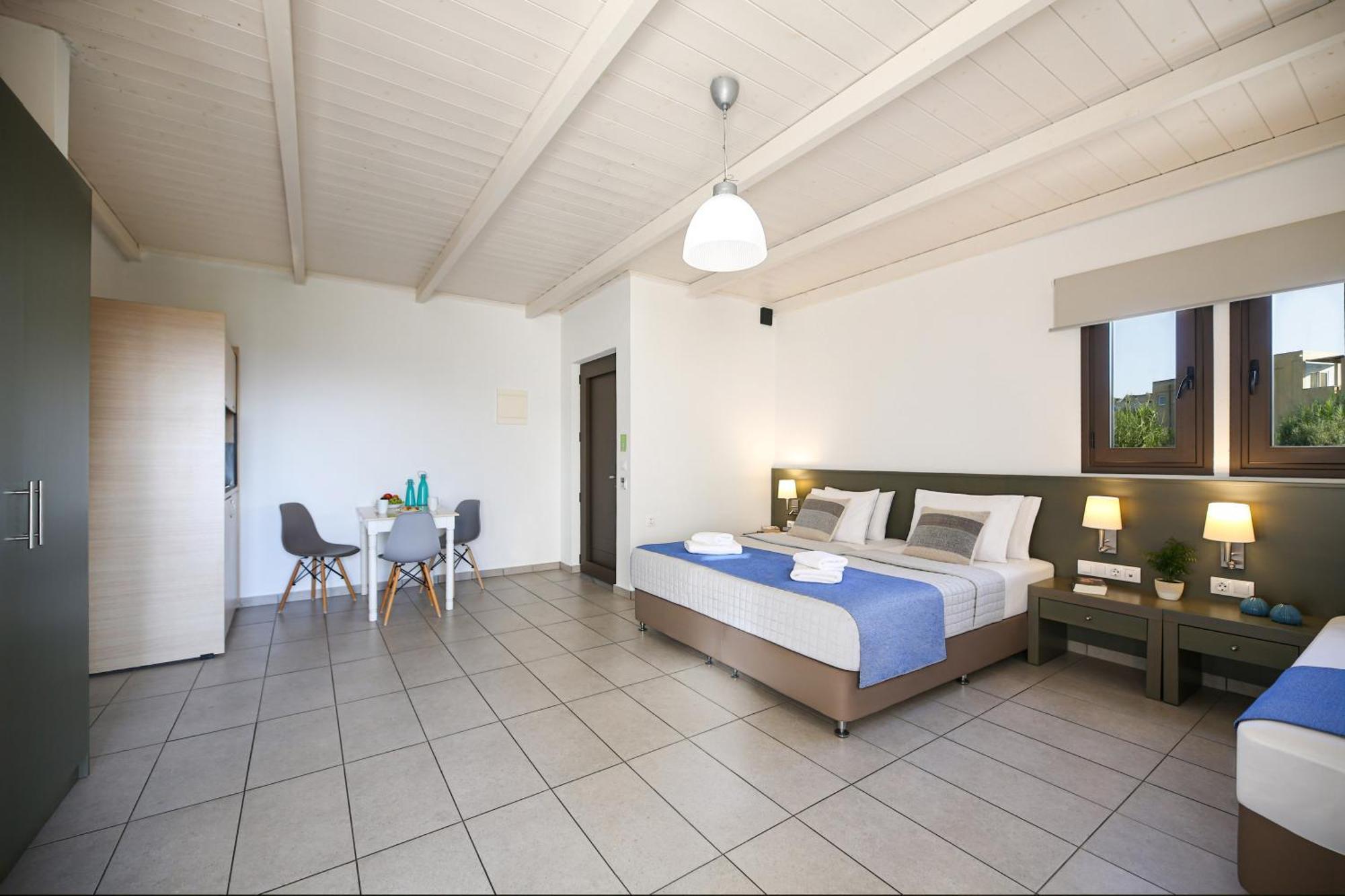 Studio (3 Adults)