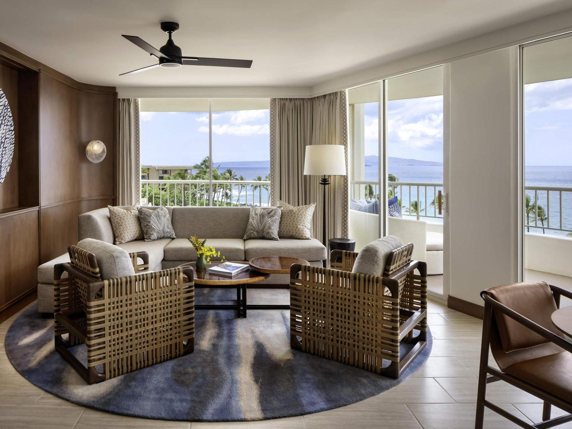 Kilohana Corner King Suite with Sofa Bed and Ocean View