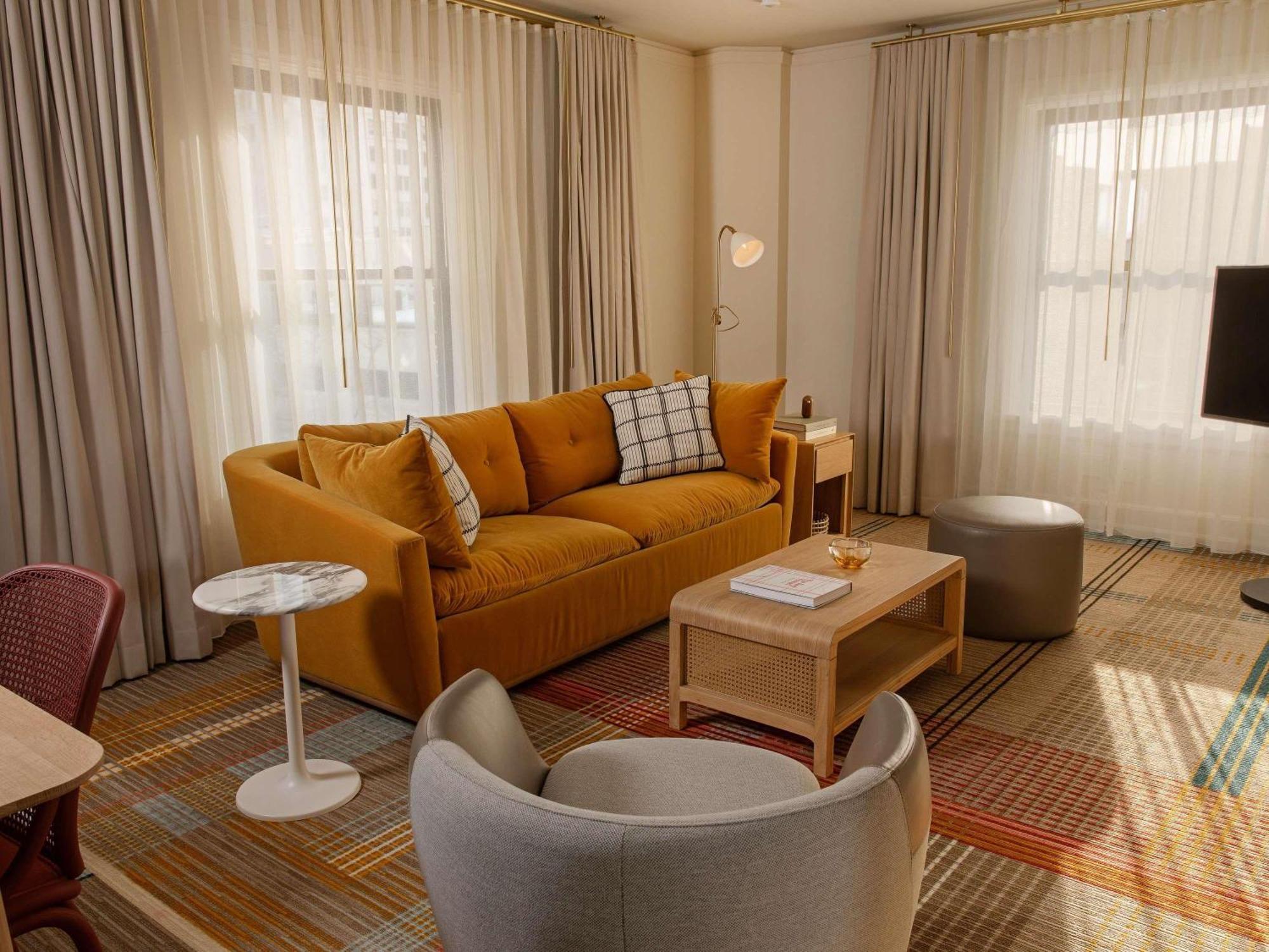 Corner One-Bedroom King Room with City View - Mobility Accessible