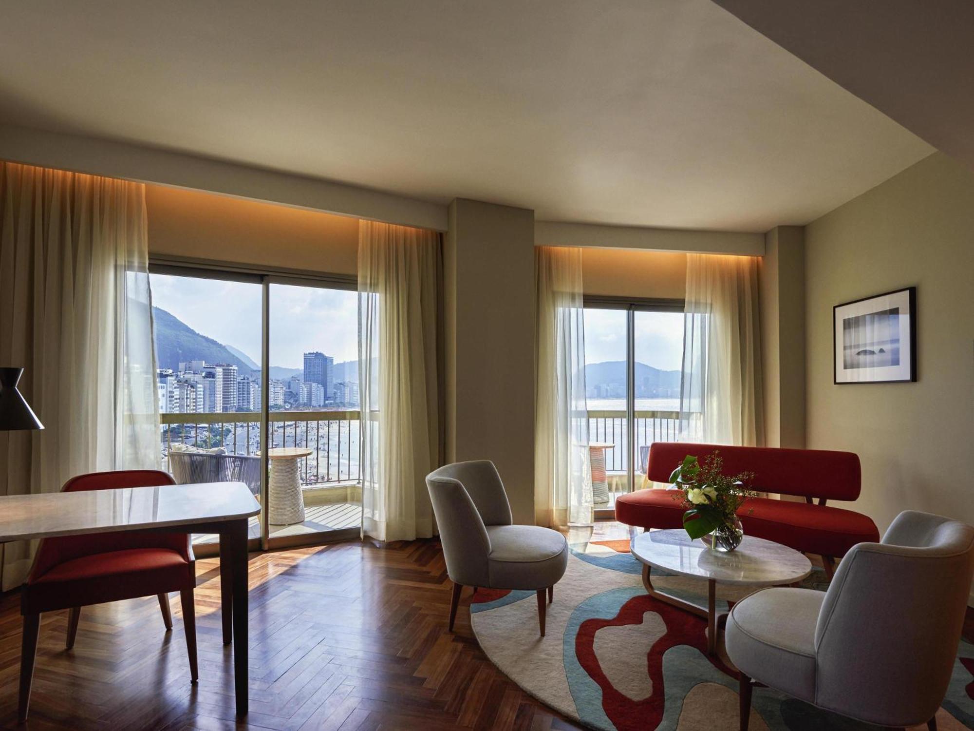 One-Bedroom Gold King Suite with Sea View