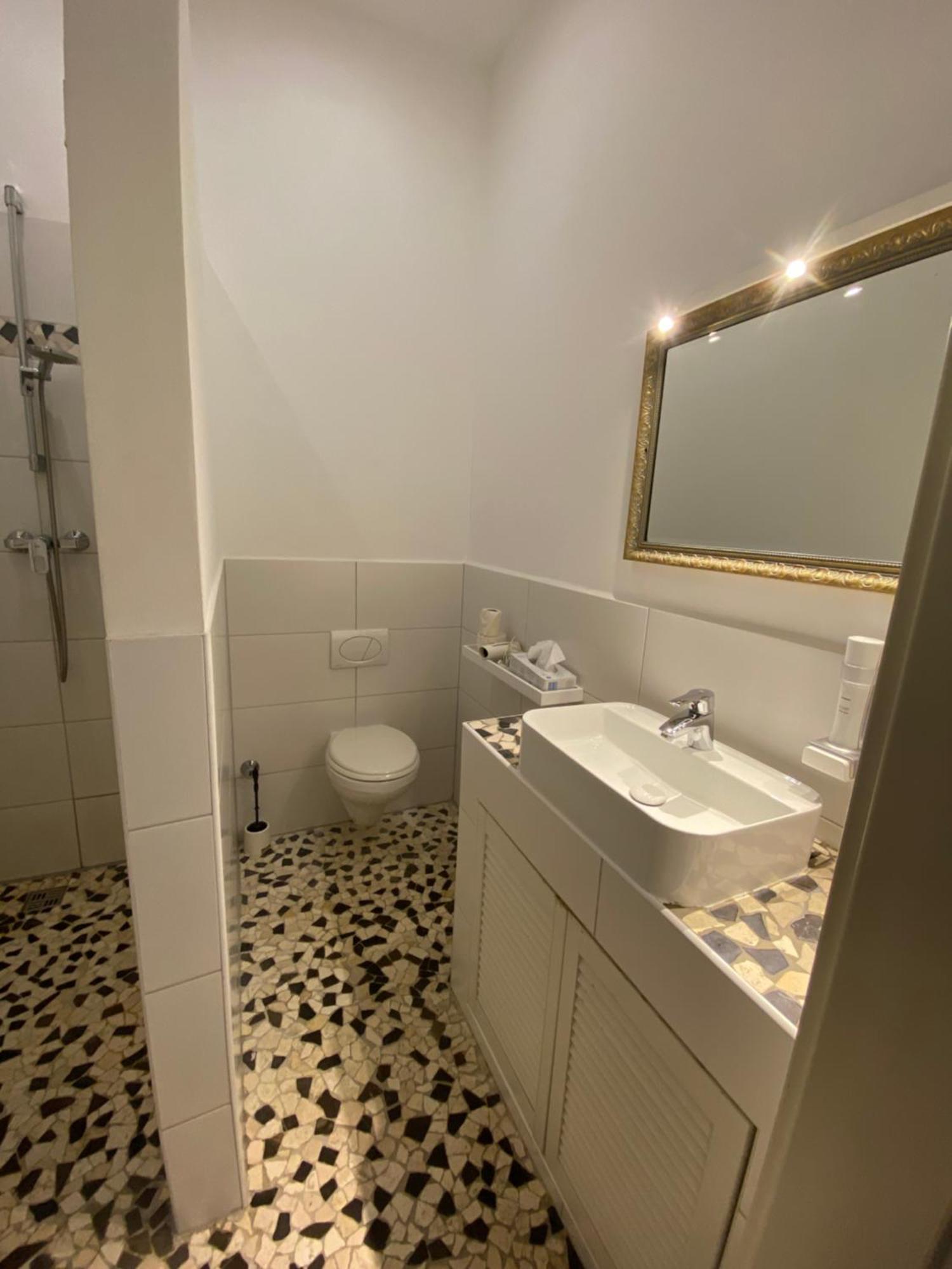 Comfort Triple Room with Shower