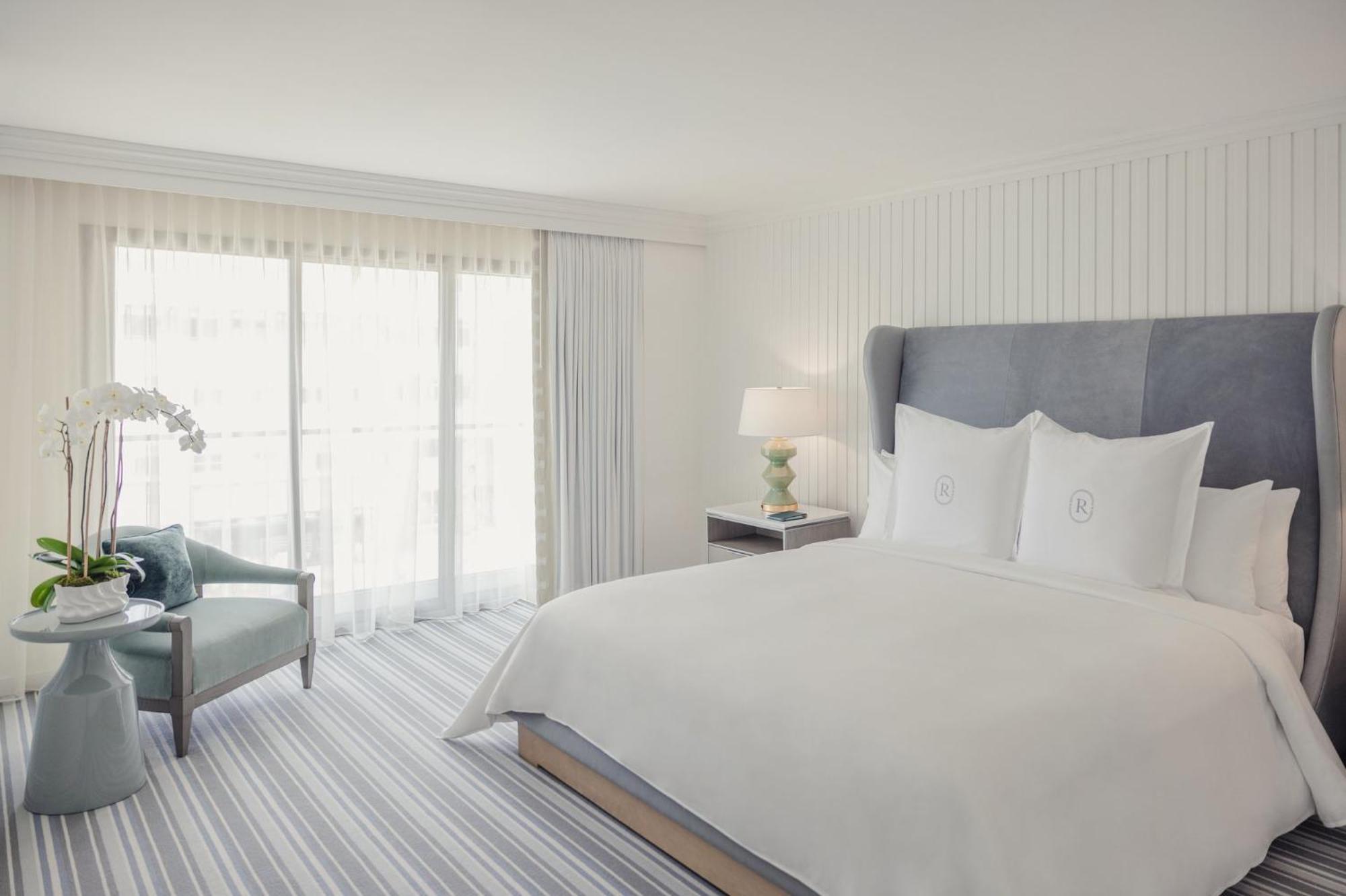 Malibu Corner One-Bedroom King Suite with Oceanfront