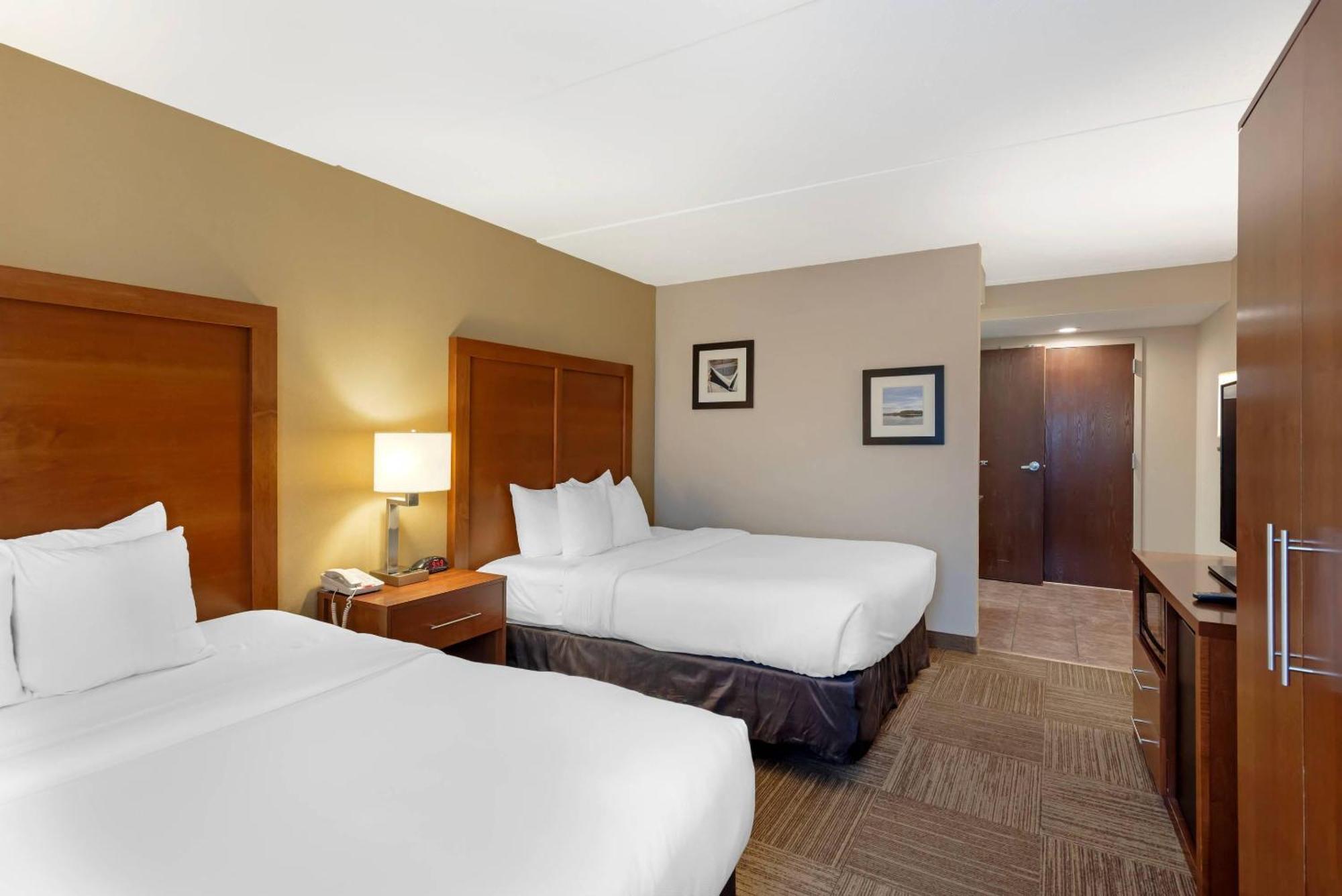 Queen Room Two Queen Beds Disability Access or Non-Smoking