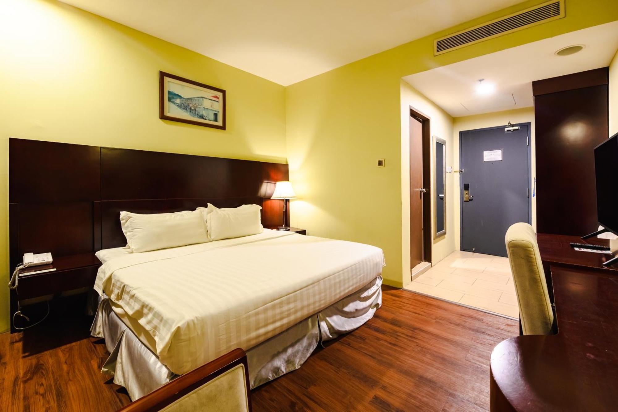 Deluxe Double or Twin Room
