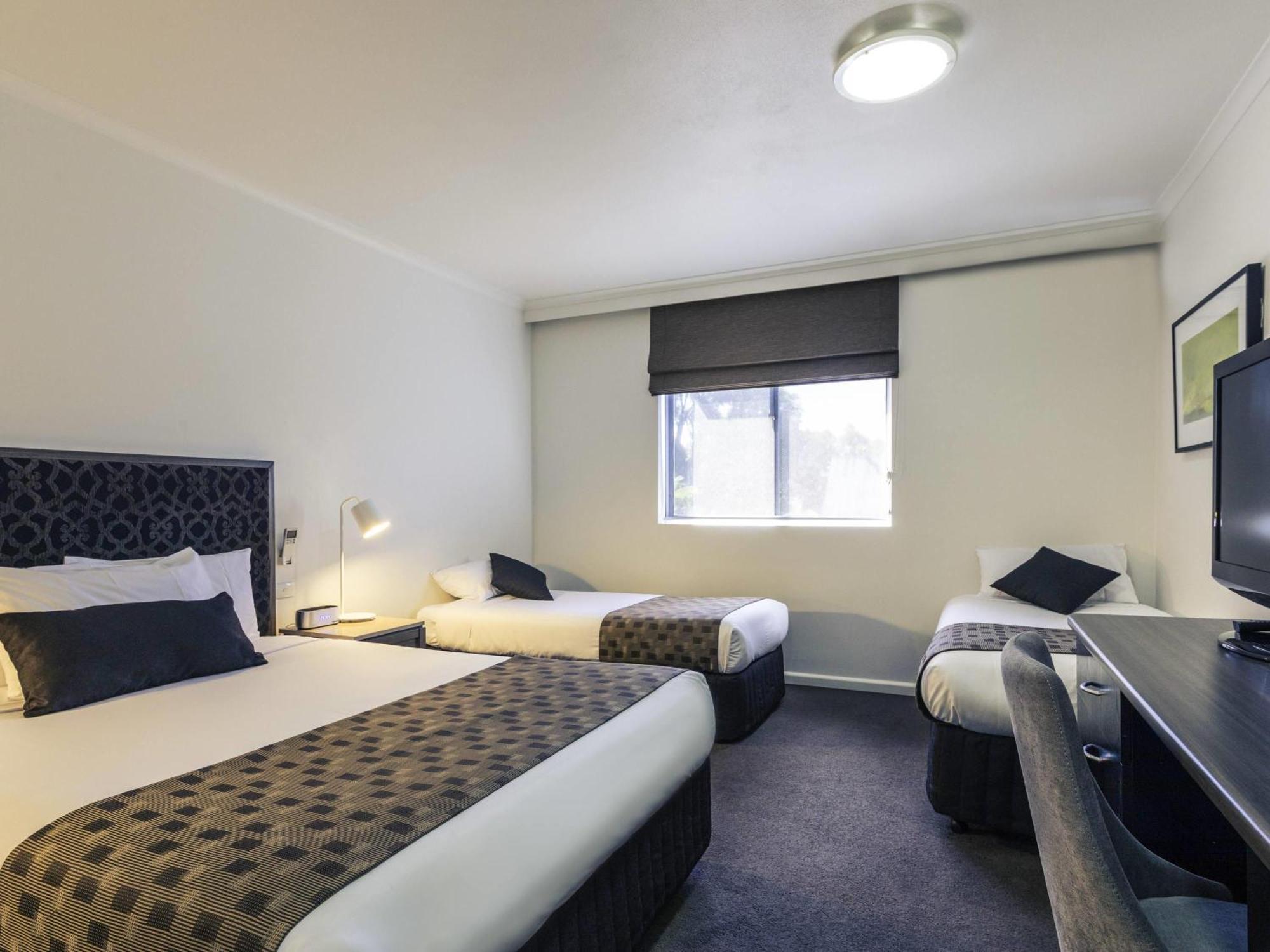 Superior Room with Queen and Twin Beds