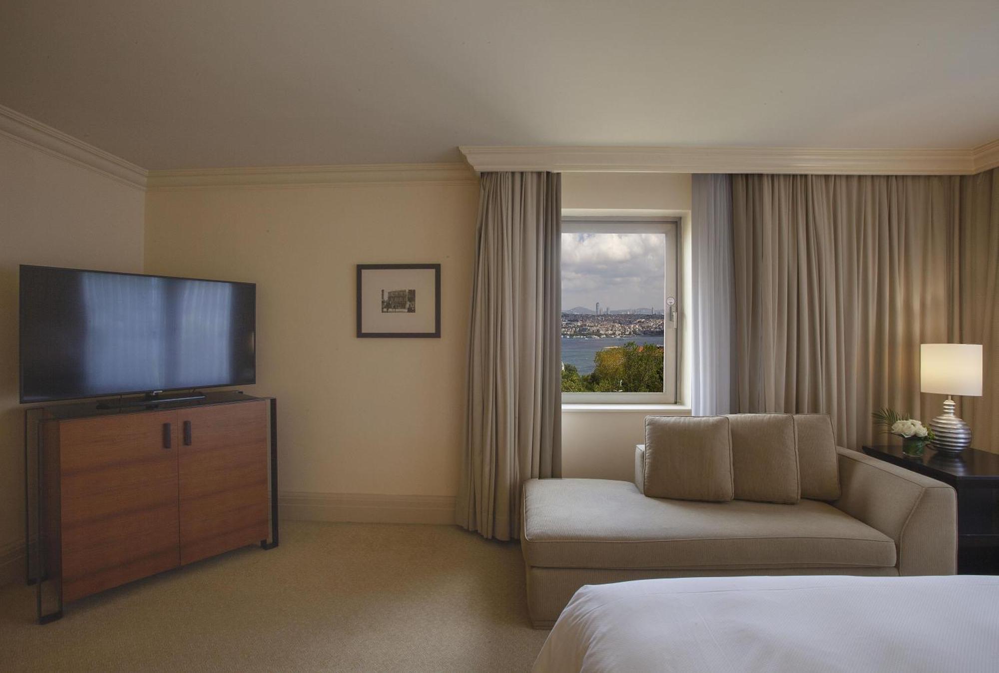 Grand King Suite Bosphorus View Lounge Access