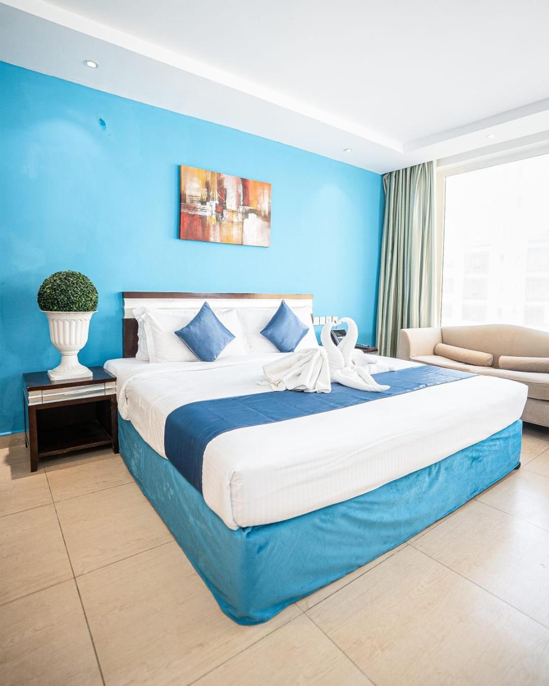 Deluxe King Suite