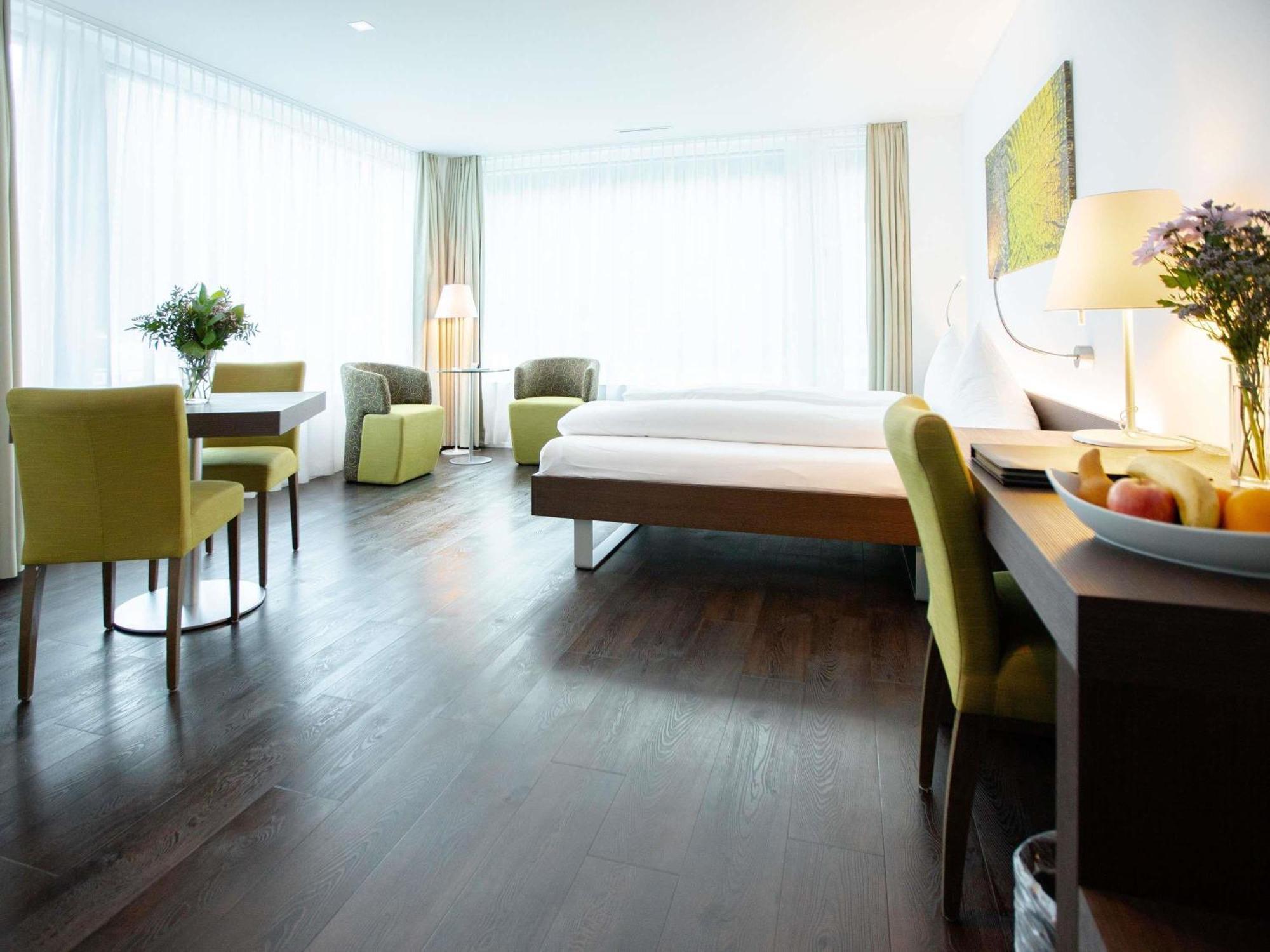 Deluxe Room Twin Beds