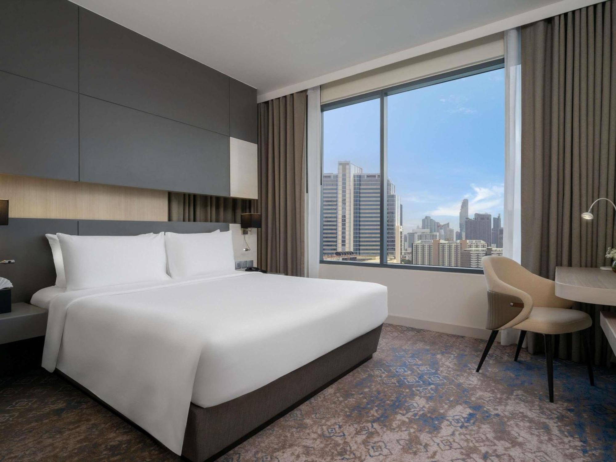 ห้องดีลักซ์สวีทพร้อมเตียงควีนไซส์หนึ่งเตียง