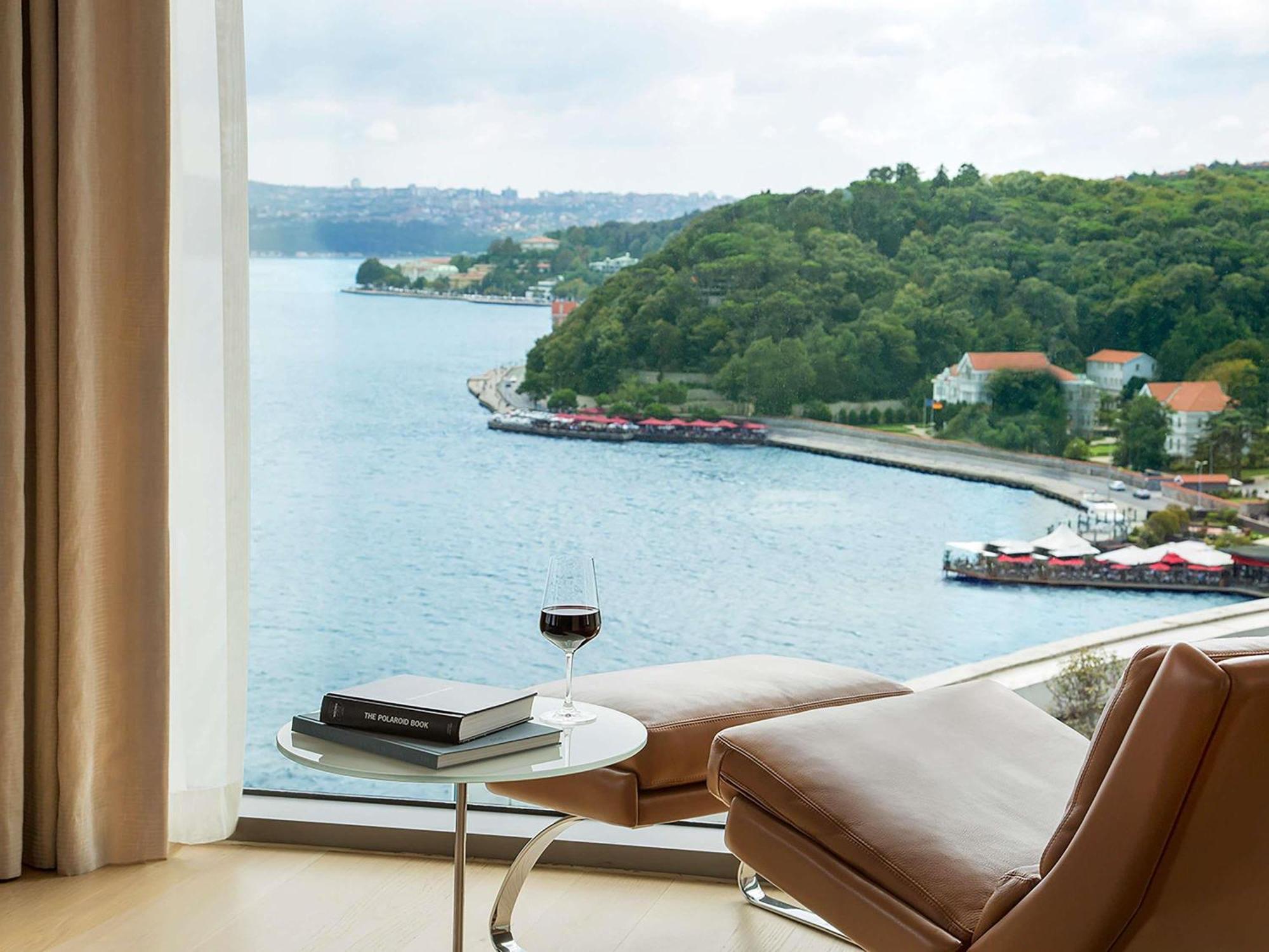 Residence Three-Bedroom Bosphorus View