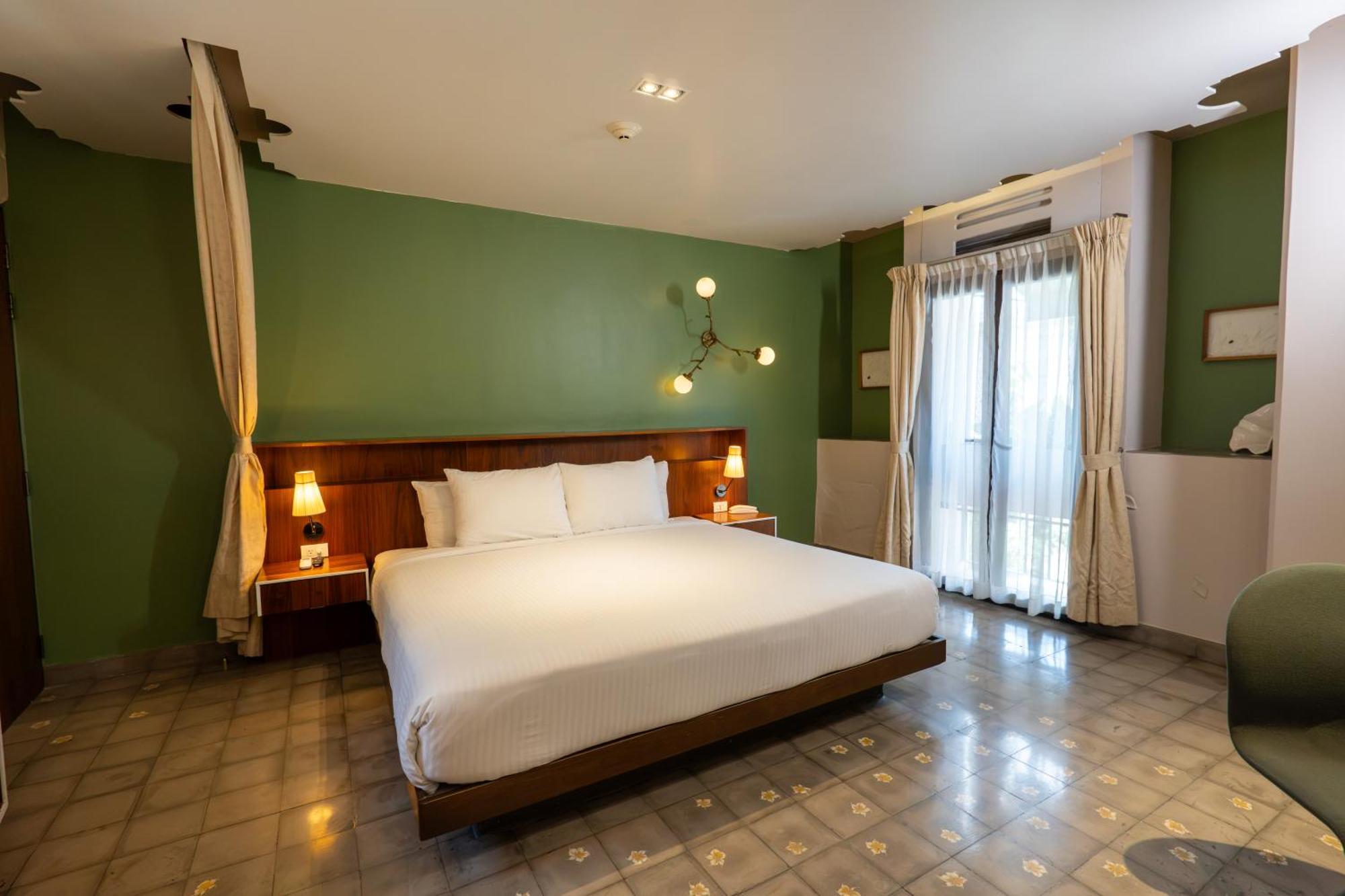 Superior King Room