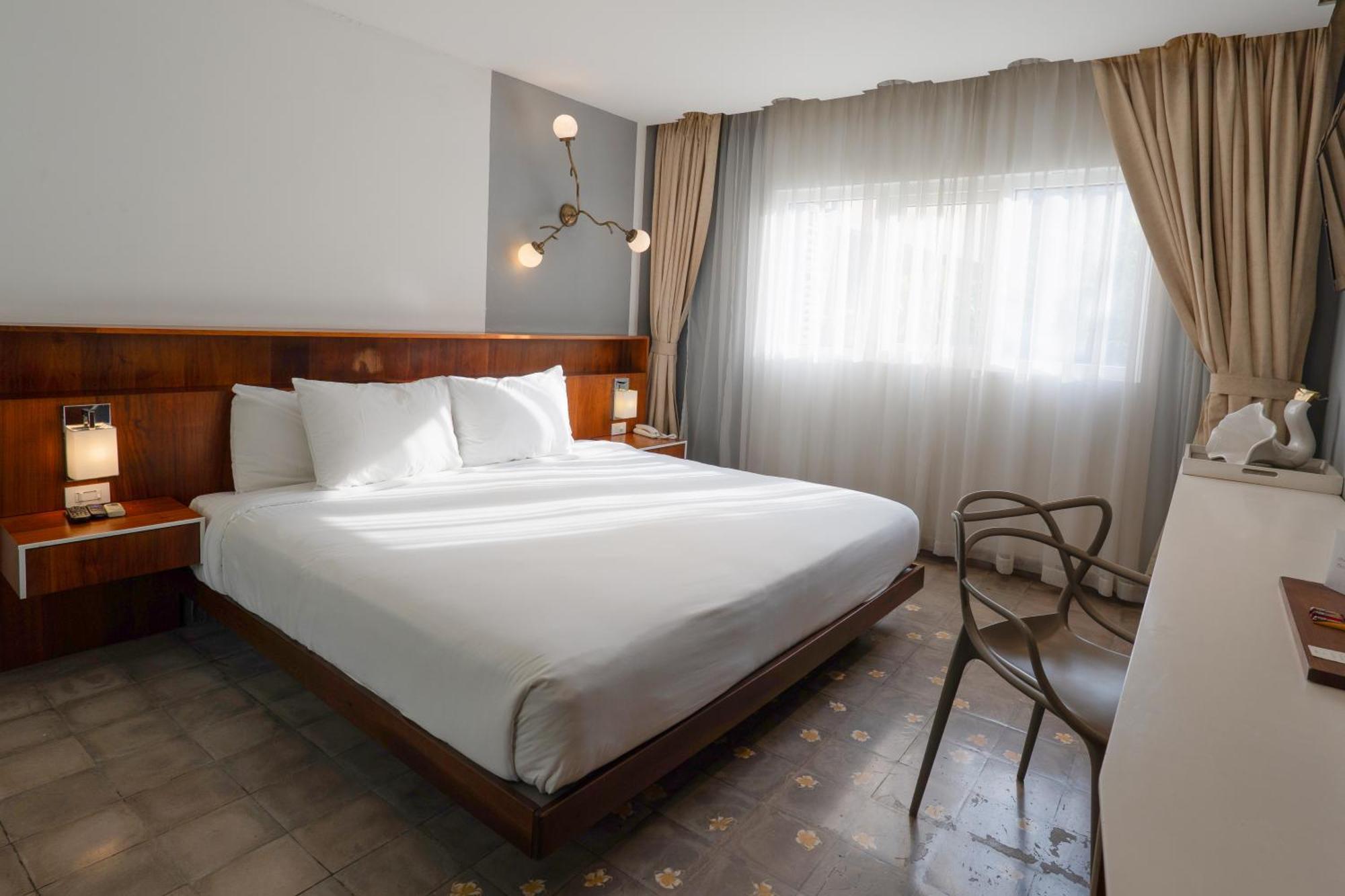 Standard King Room