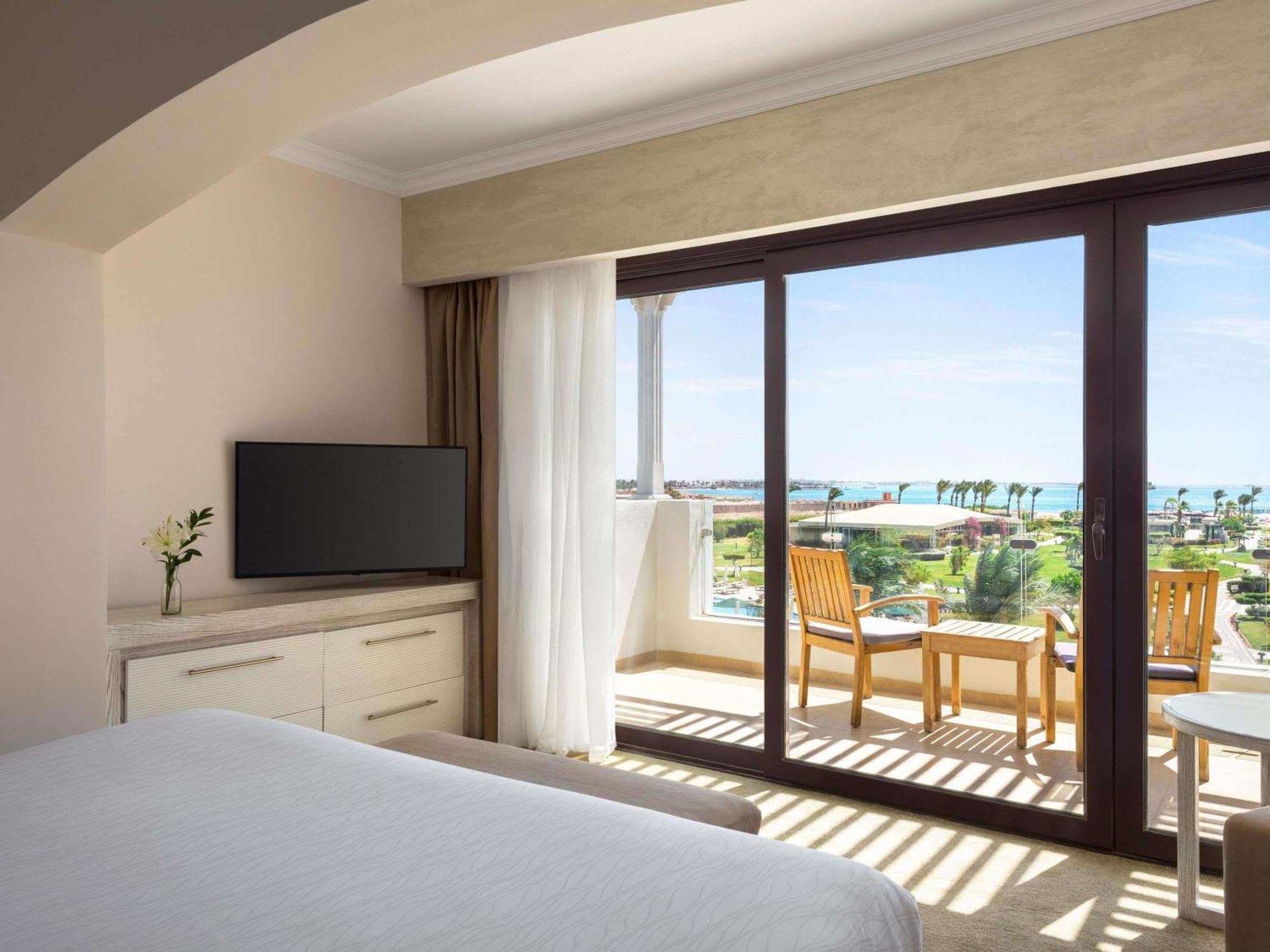 Deluxe Room with a Queen Bed