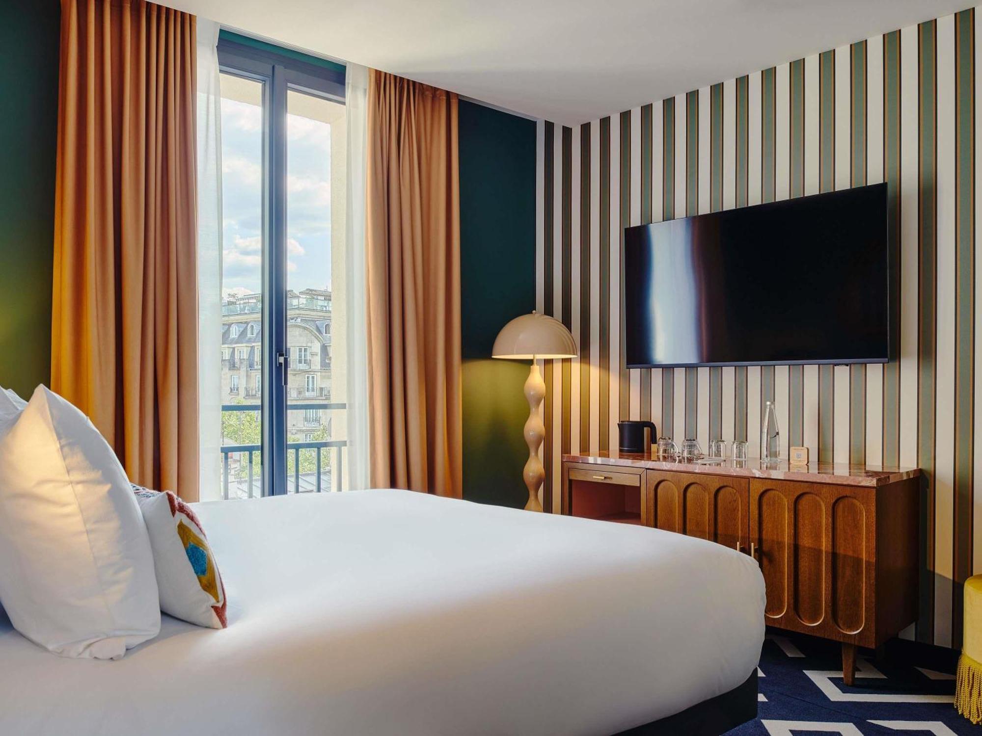 Standard Queen Room