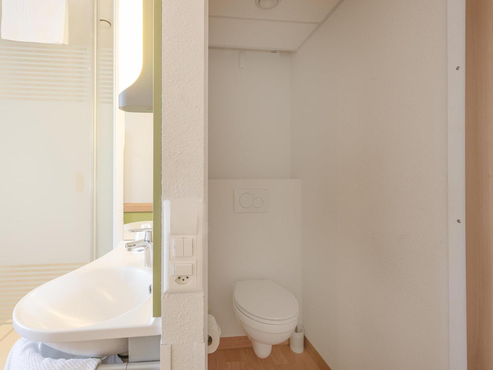 Economy Triple Room