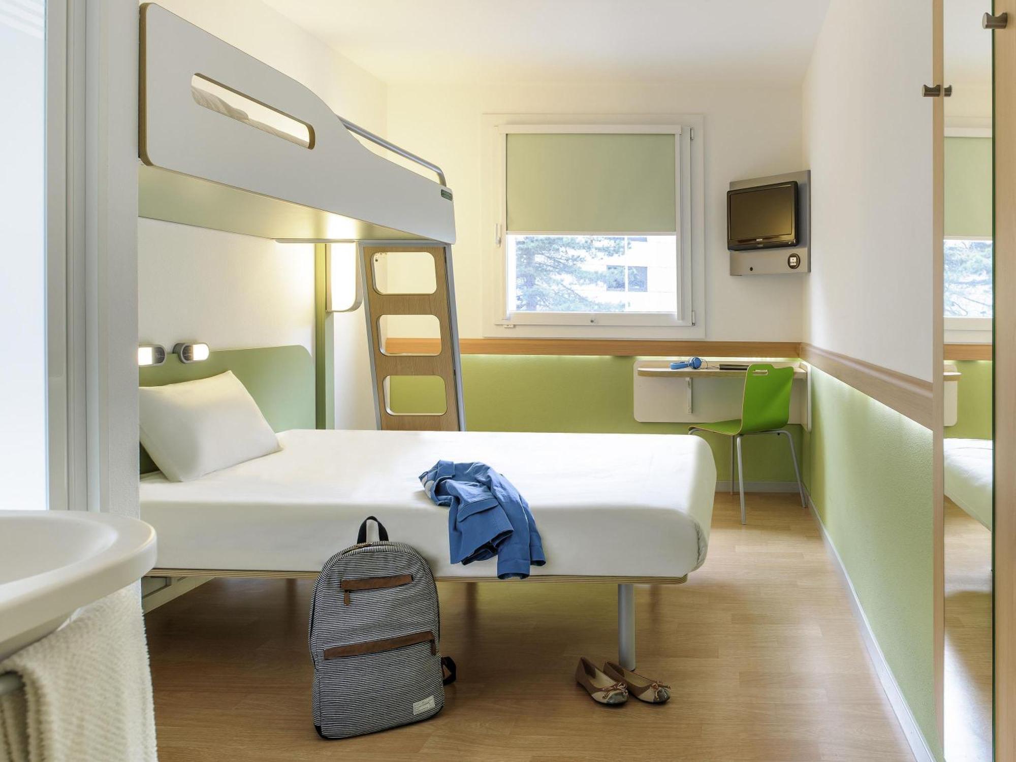 Economy Triple Room