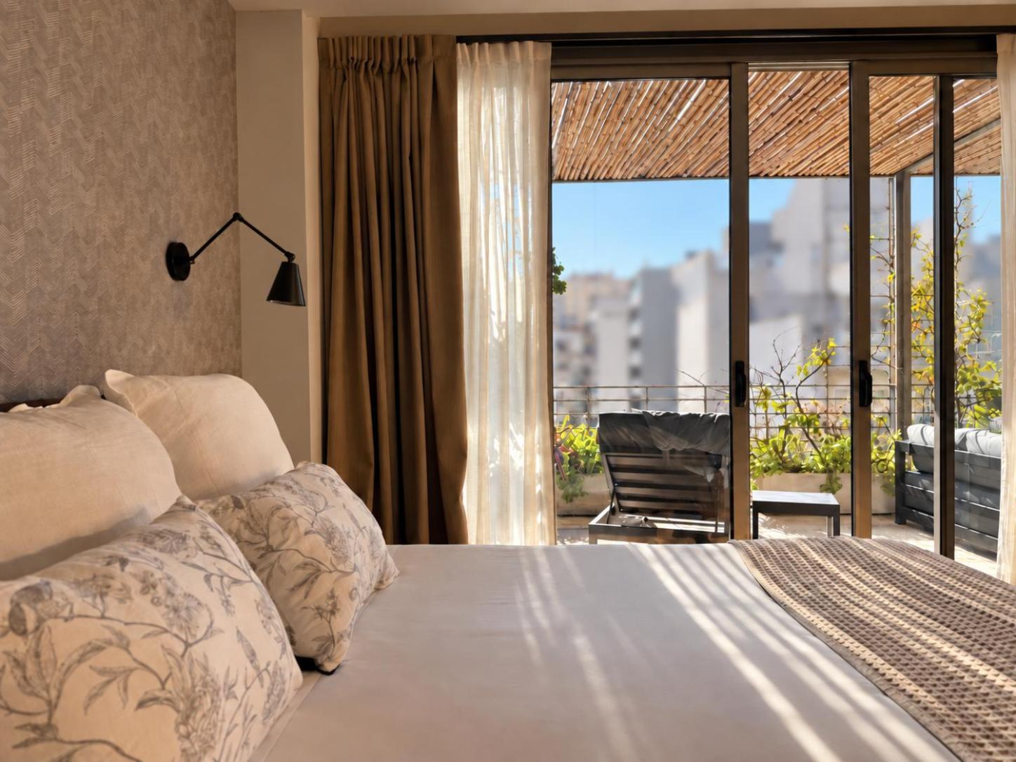 Deluxe One-Bedroom Suite