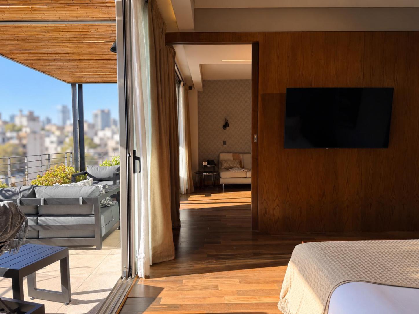 Deluxe One-Bedroom Suite