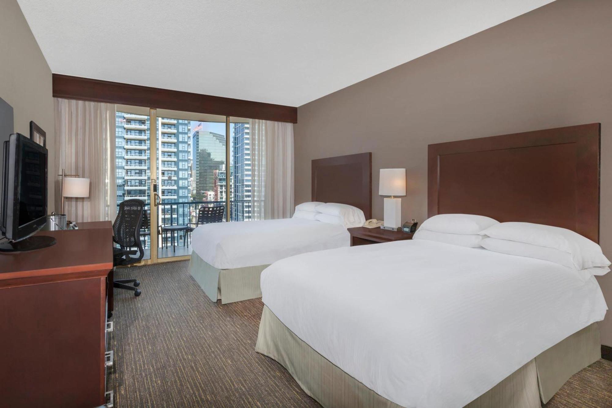 2 Double Beds Superior Room Skyline View Non-Smoking