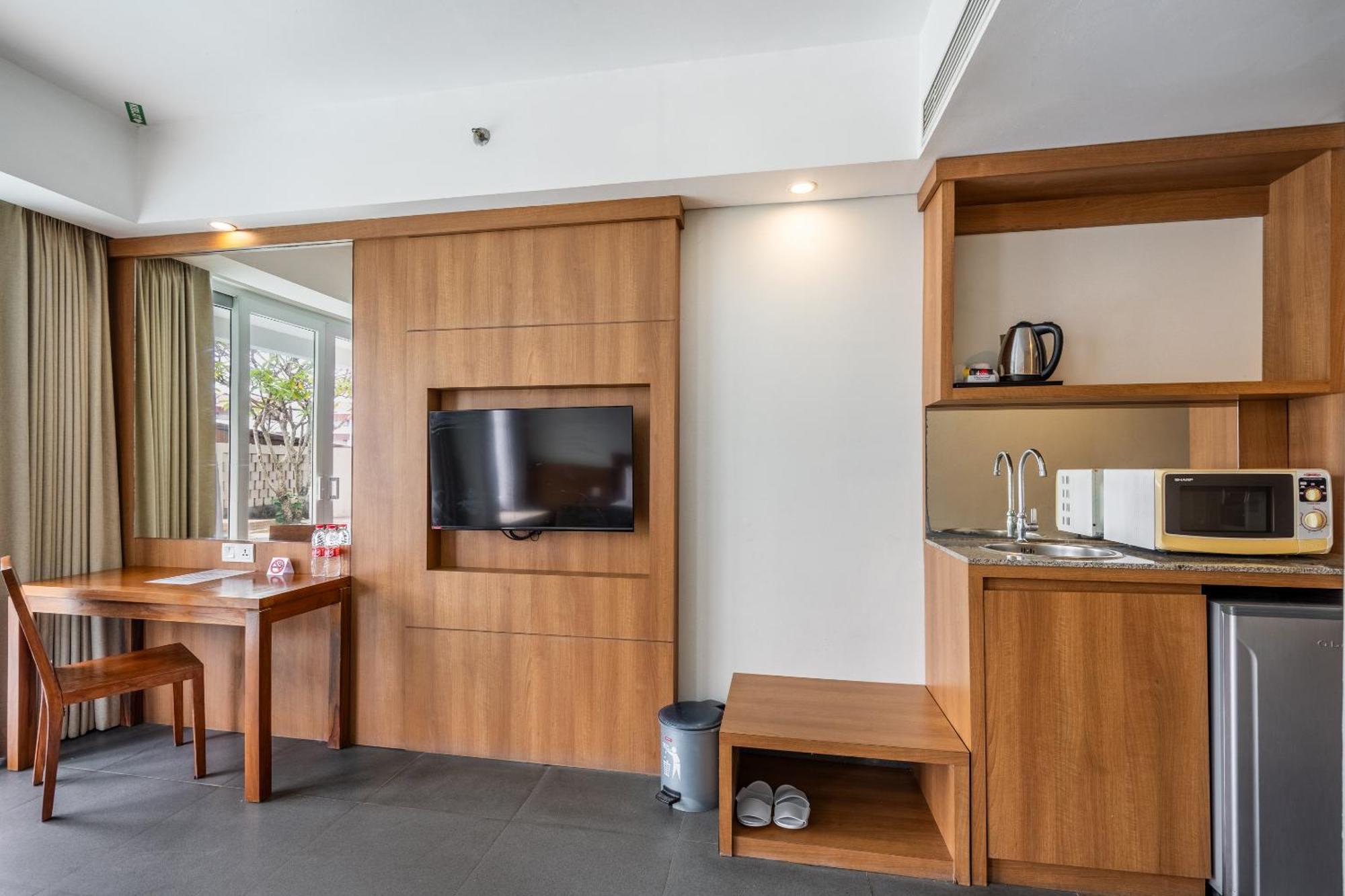 Junior Suite with Pool Access