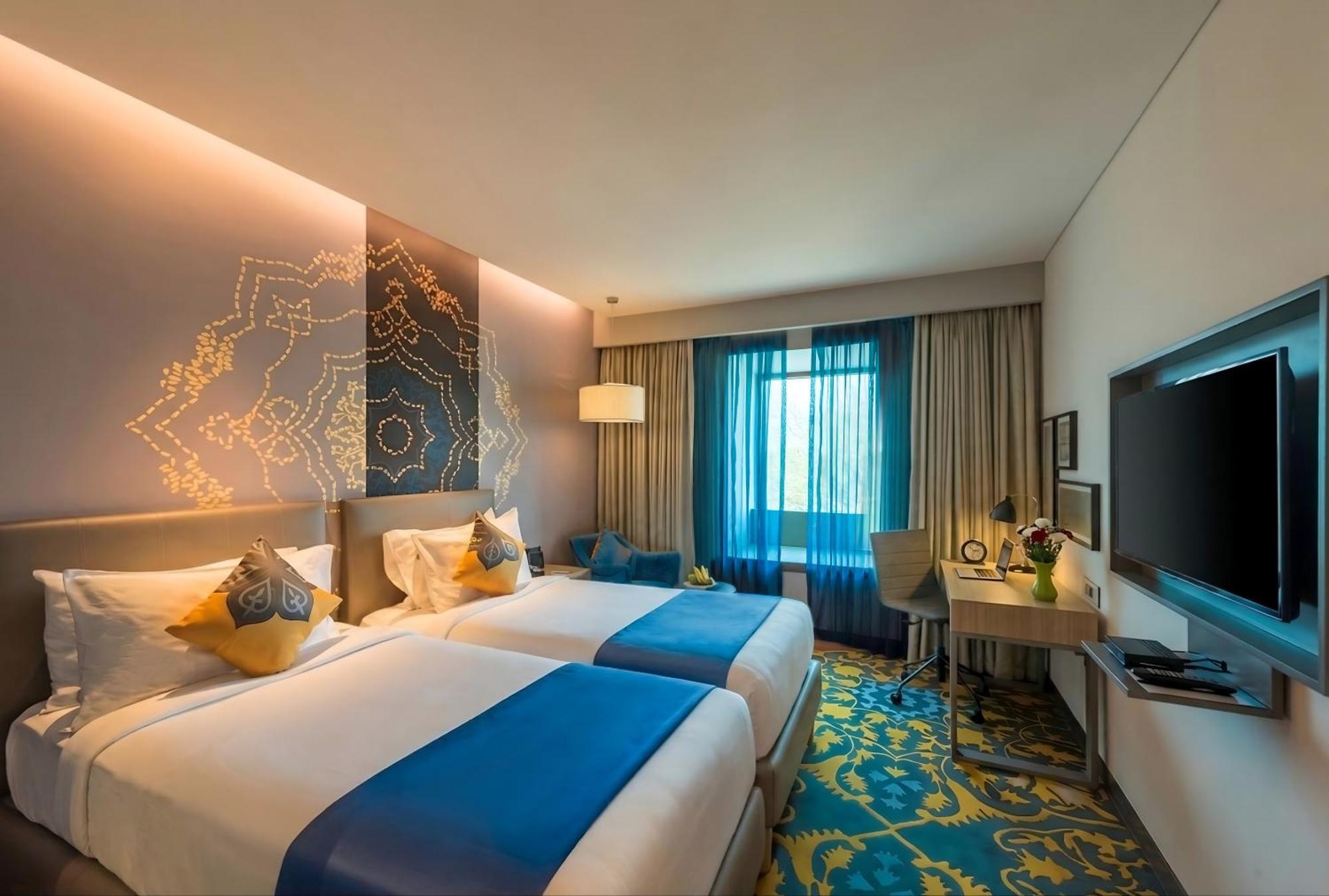 Deluxe Twin, Indian Evening Tea, -20% on FnSB & SPA, 1+1 on IMFL at Silk Bar/Galleria