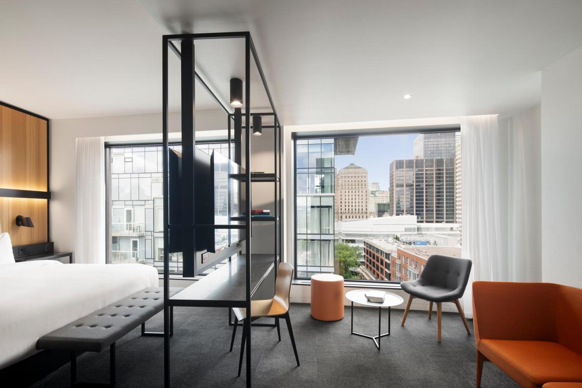 Deluxe Suite