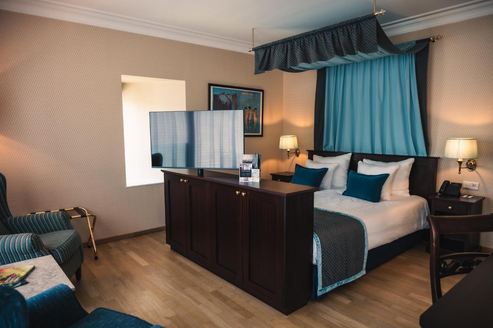 Comfort Zimmer mit Badewanne