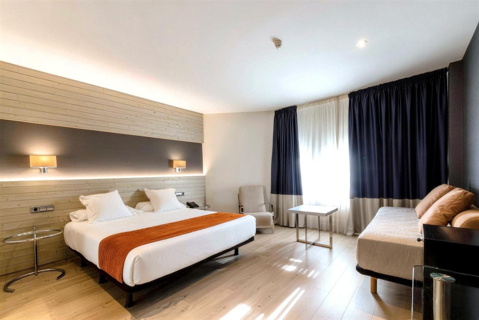 Standard Queen Room