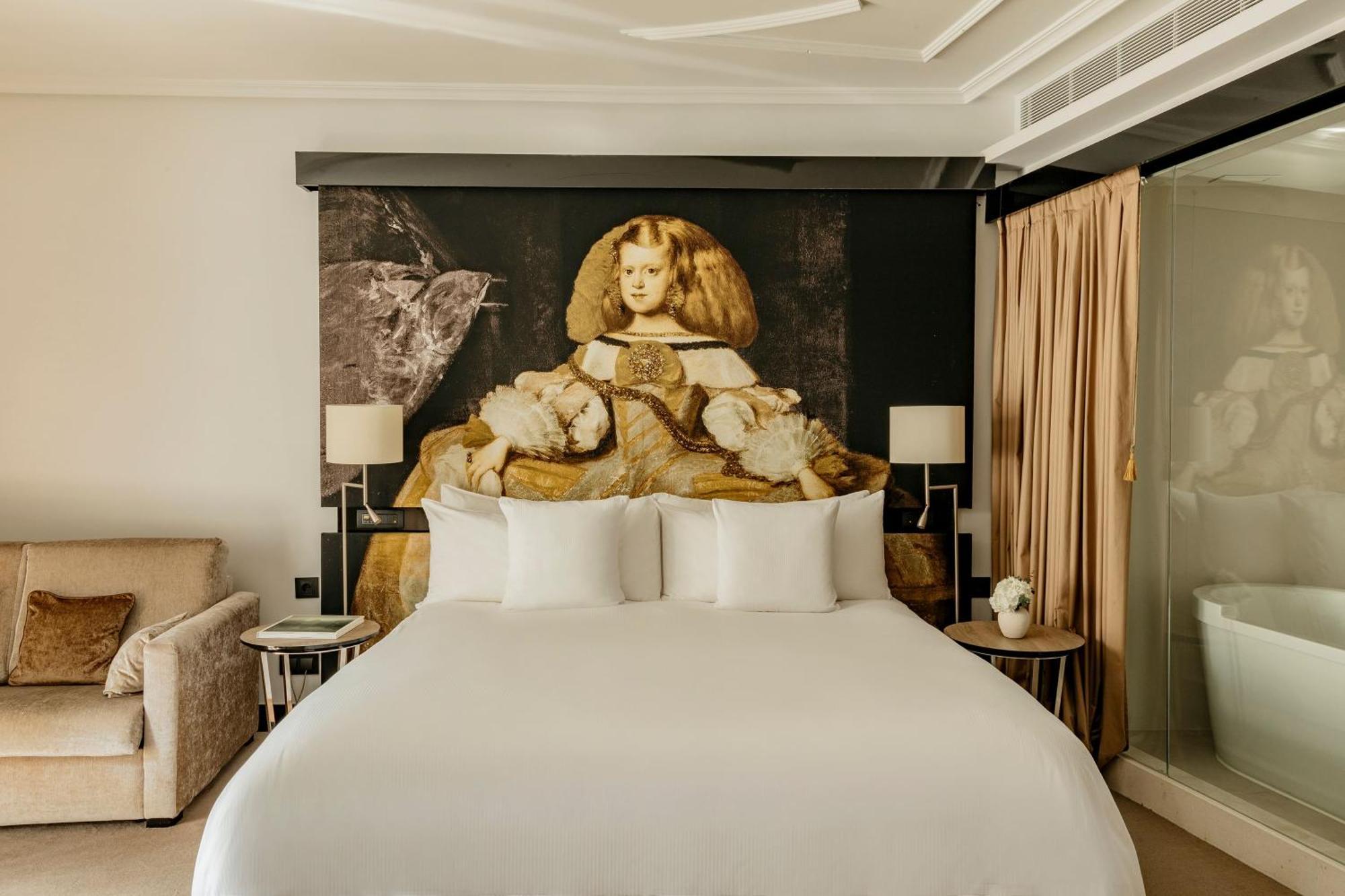 Junior Suite Red Level Connecting Room