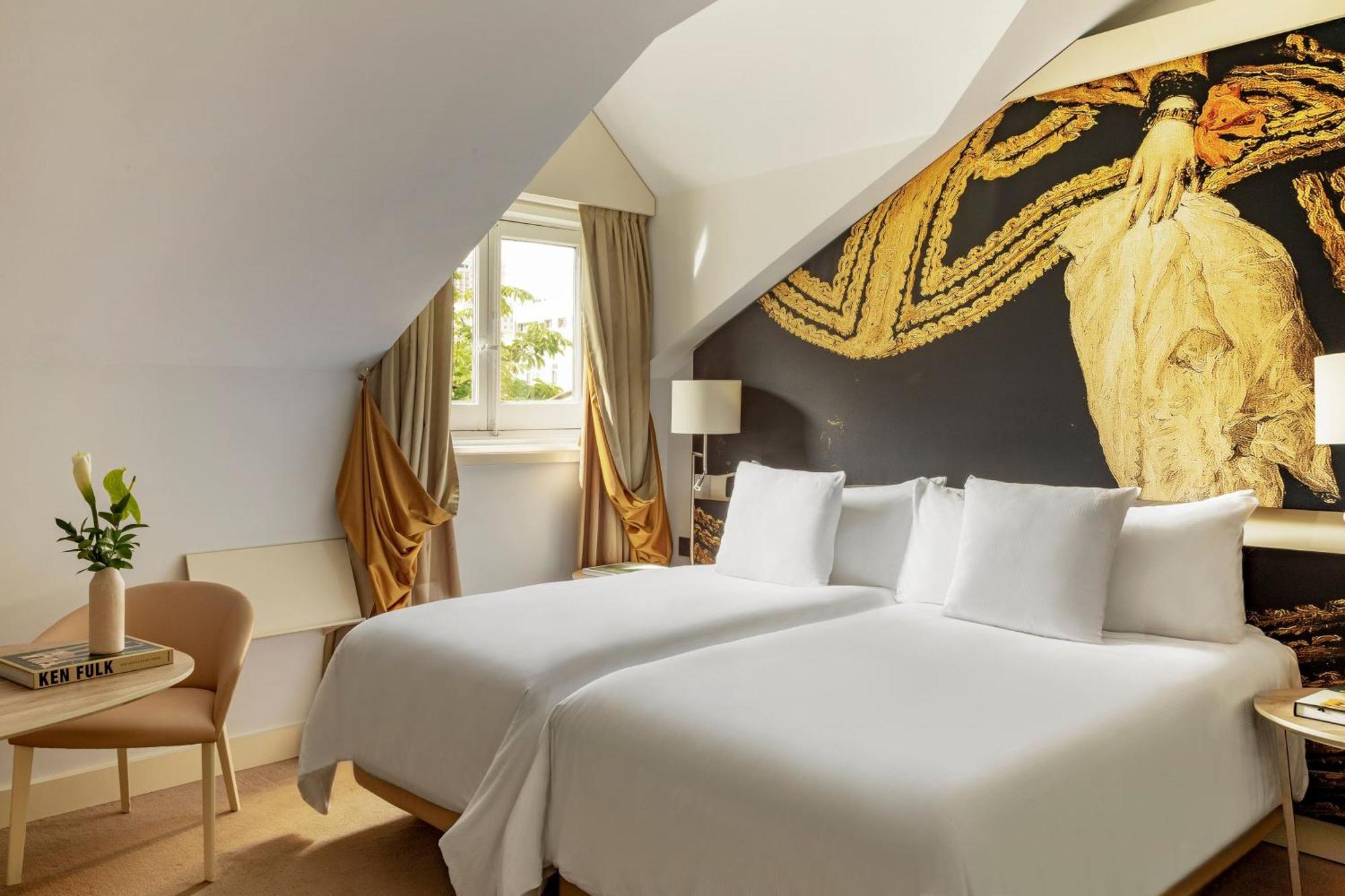 Three Bedroom Suite Red Level