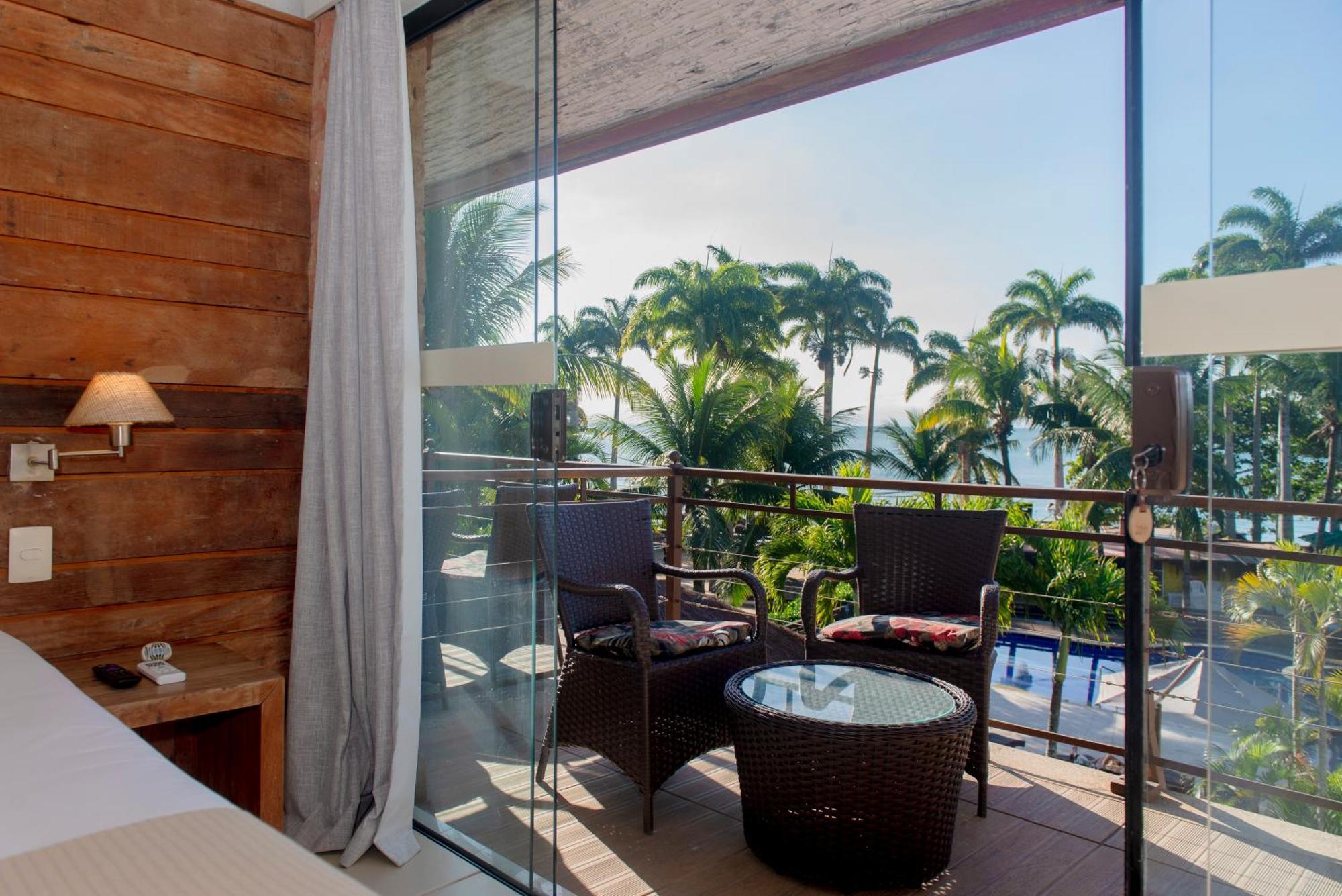 Deluxe Double Room with Sea View and Balcony