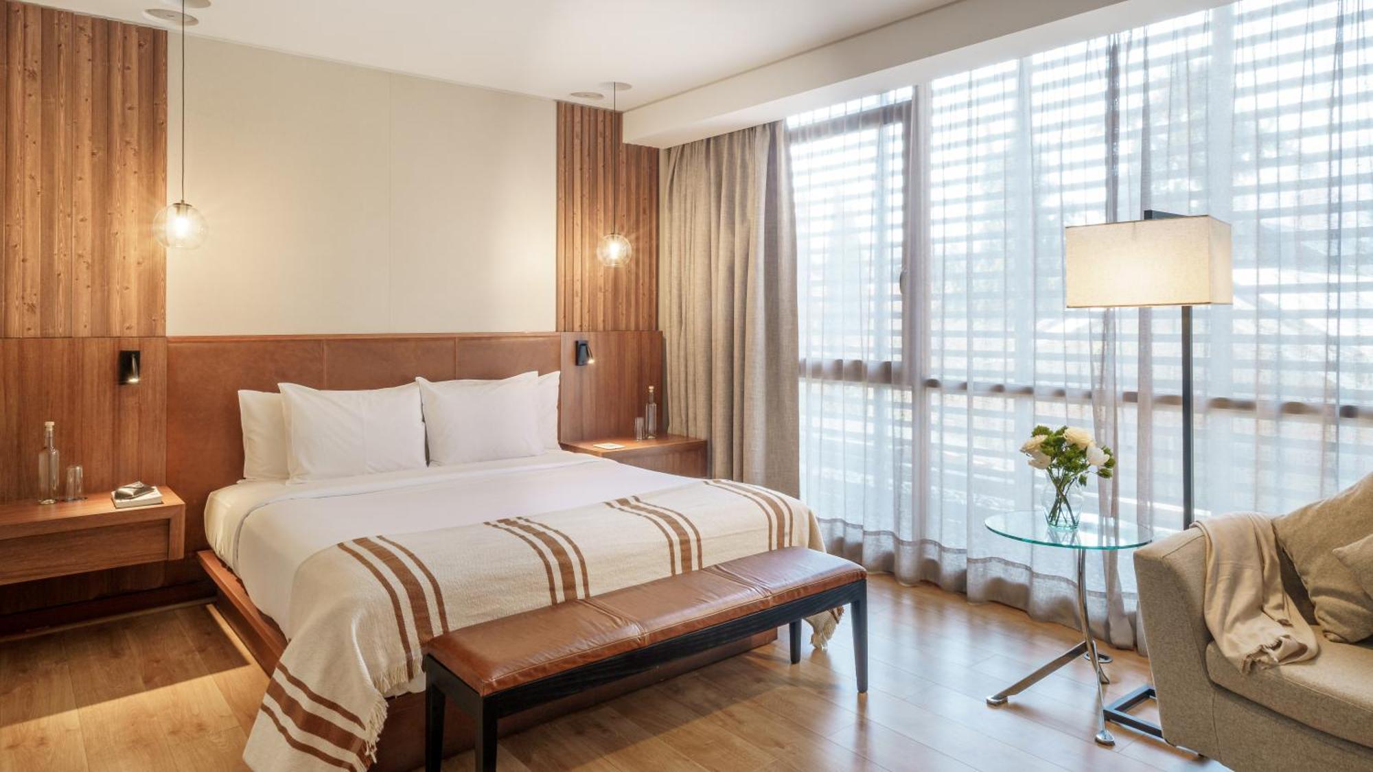 Deluxe King Room