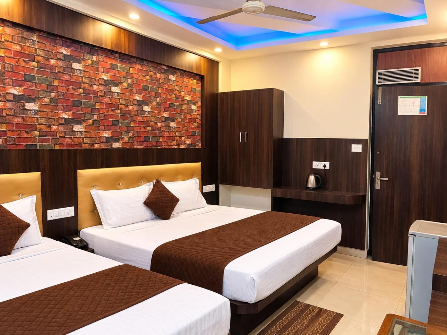 Triple Room