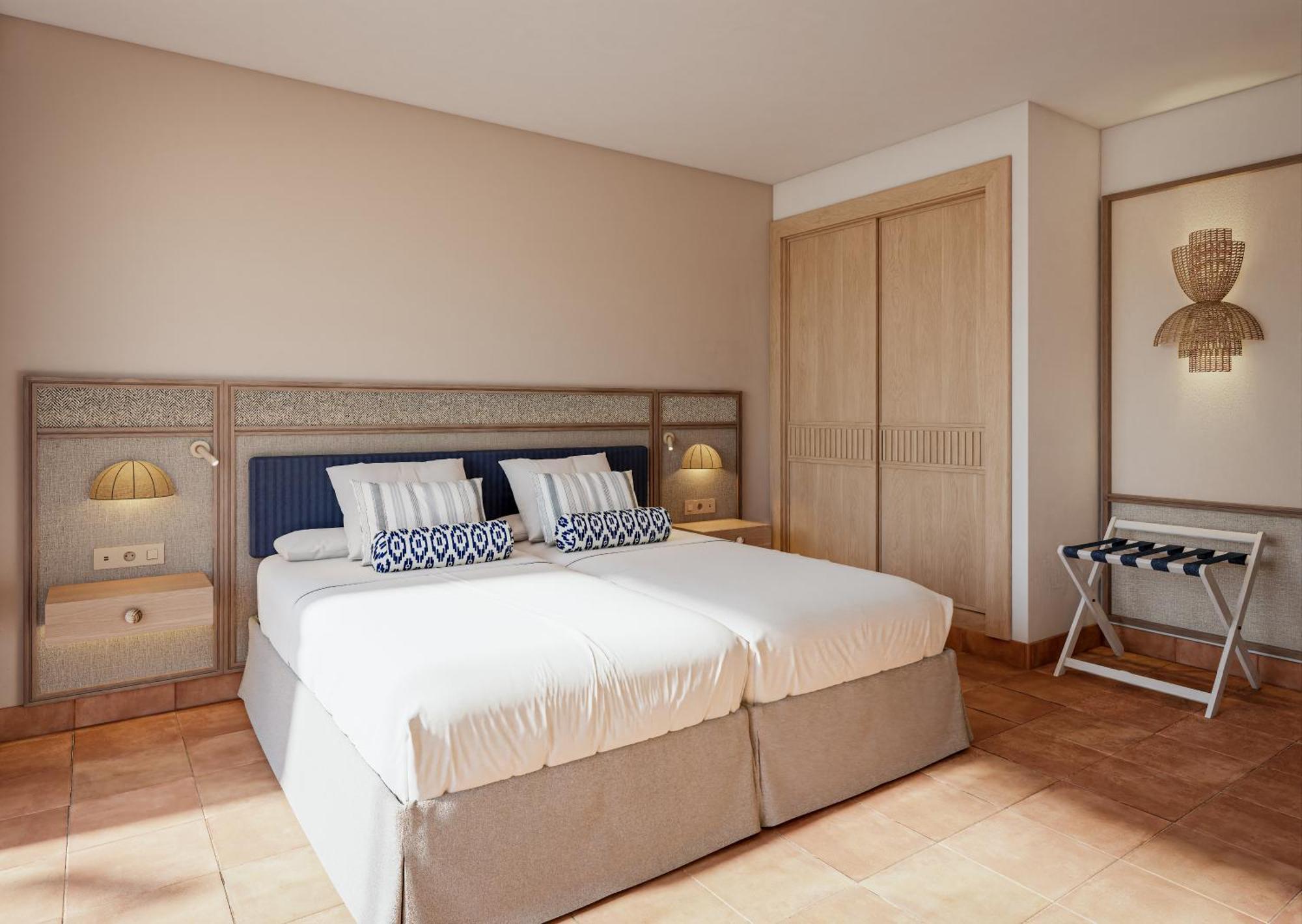 Superior Family Room (3 Adults + 1 Child)