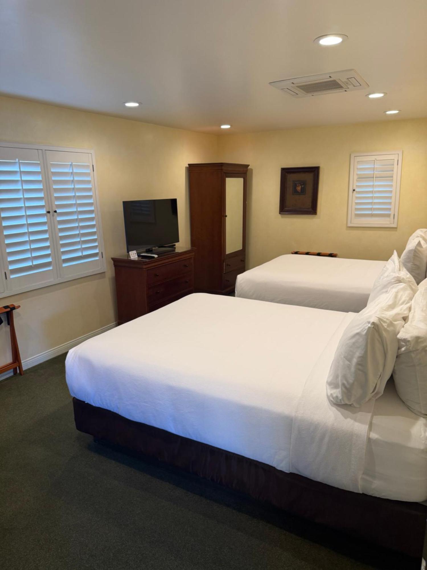 Standard Room with Two Queen Beds