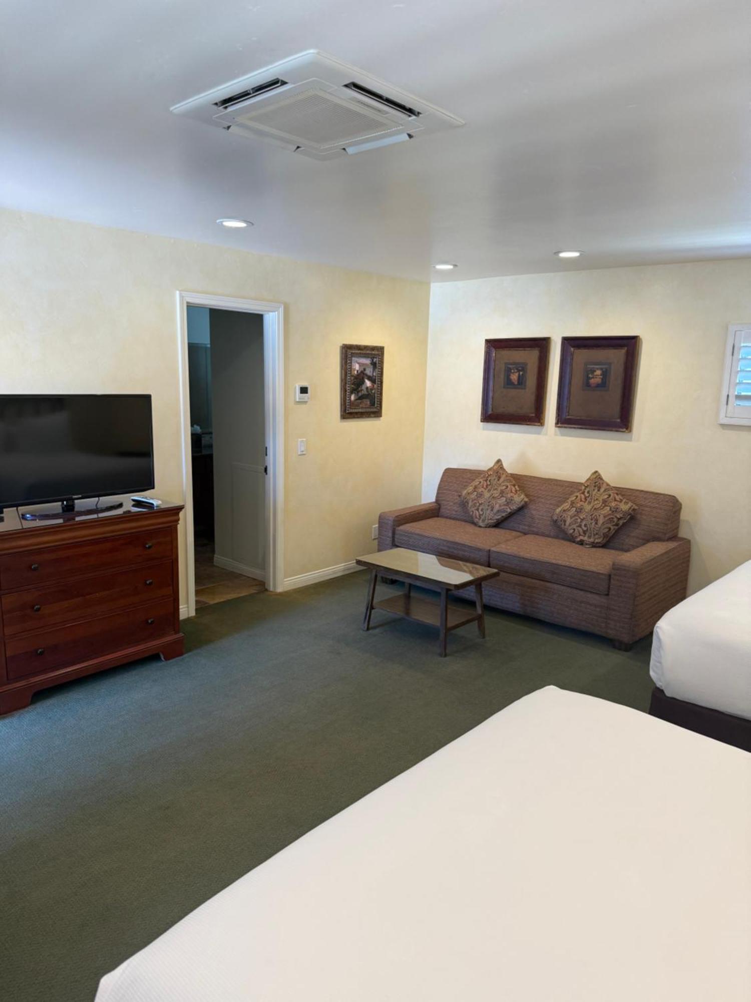 Deluxe Room with Two Queen Beds