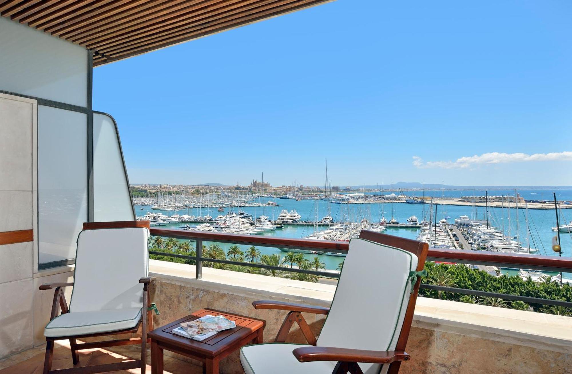 Red Level Master Suite with Sea and Cathedral View