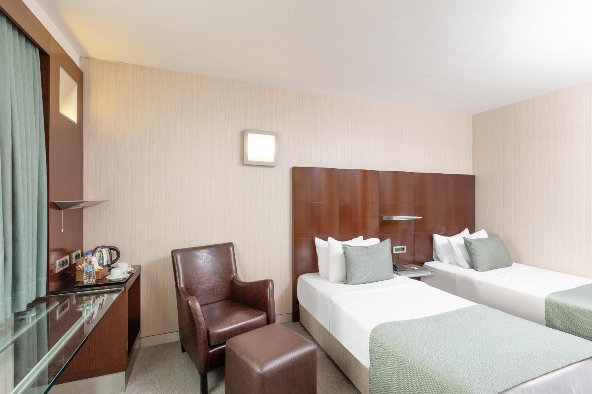 Adjoining Deluxe Family Room