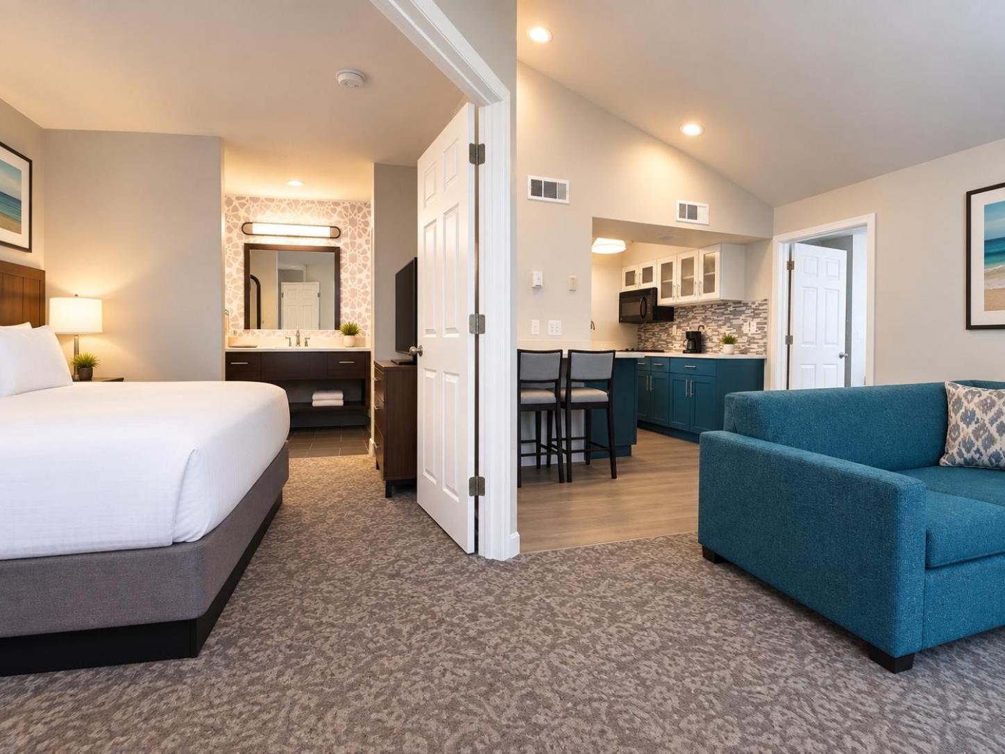 Two-Bedroom Suite with Two Queen Beds
