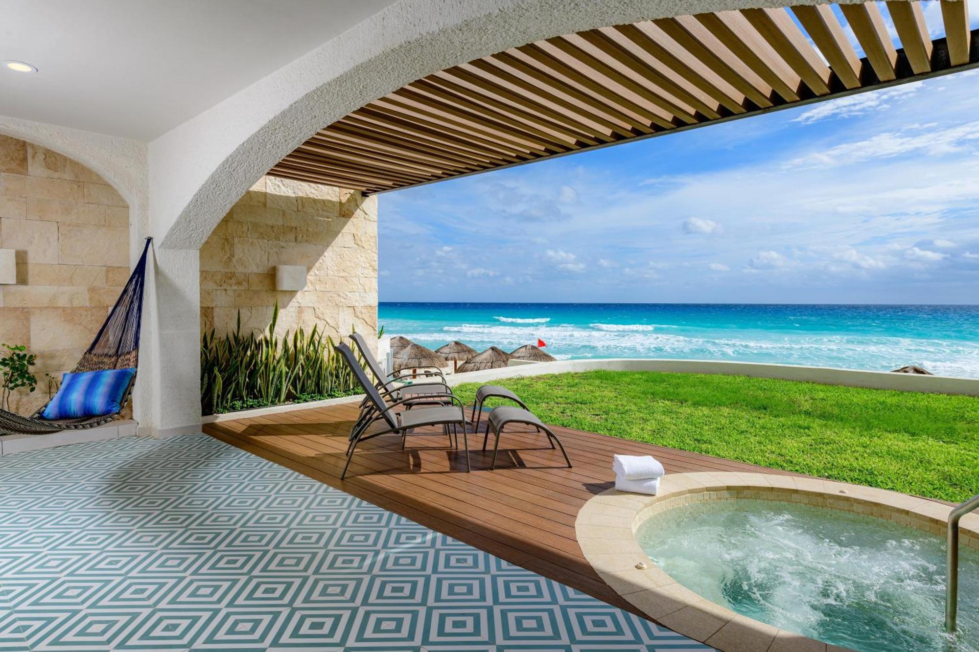 Enclave Beachfront King Room Two Murphy Beds
