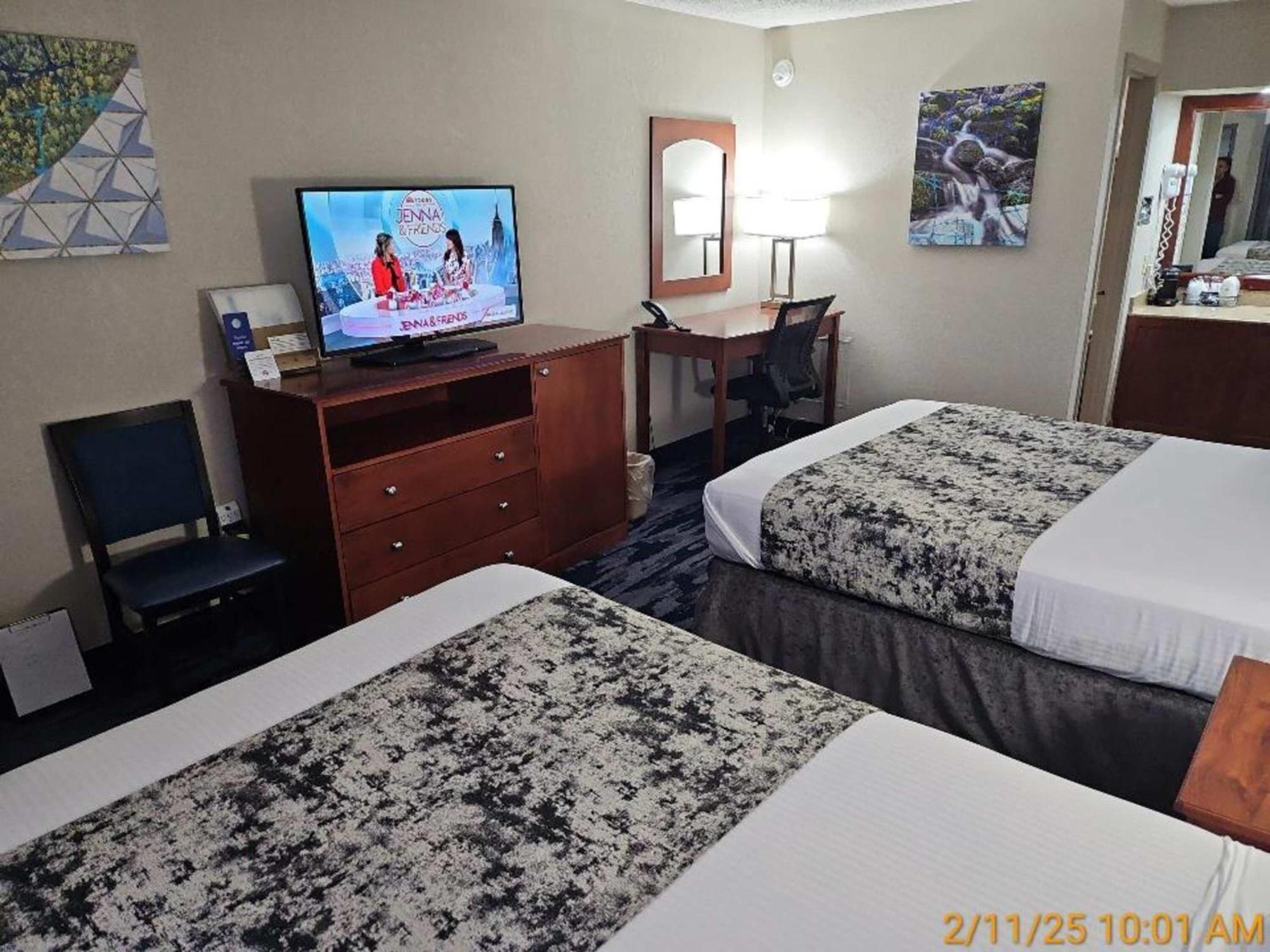 Queen Room Two Queen Beds Pet Friendly or Non-Smoking