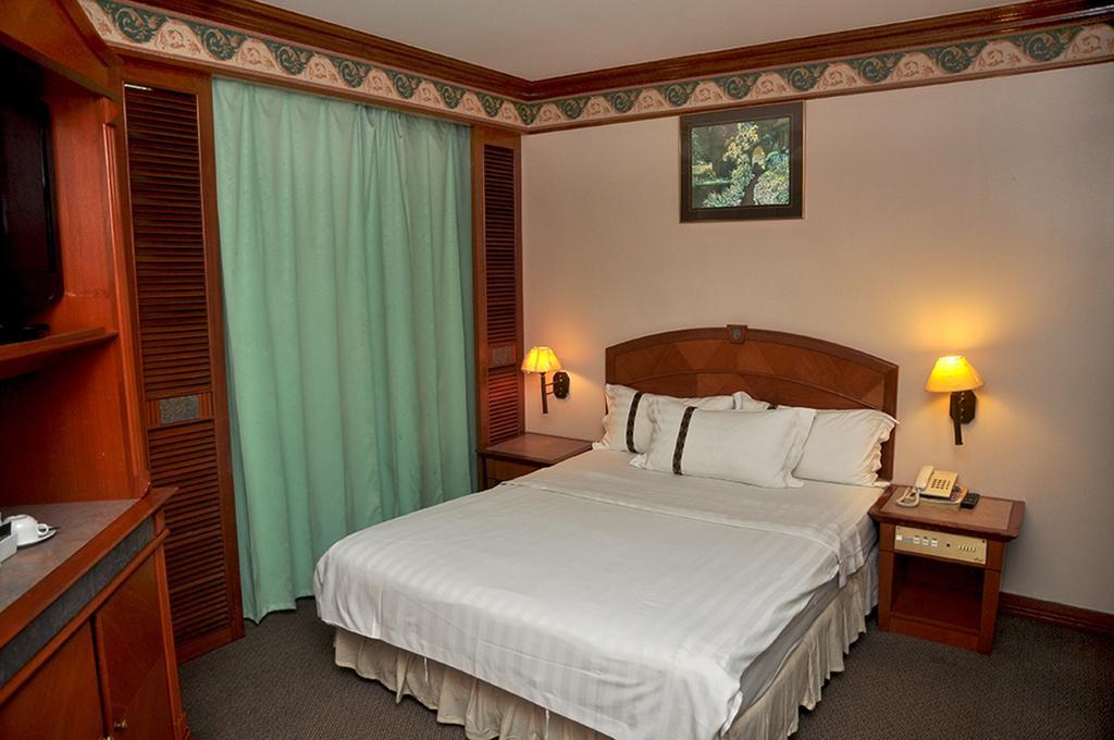 Superior Queen Room,1636771677:JPEG