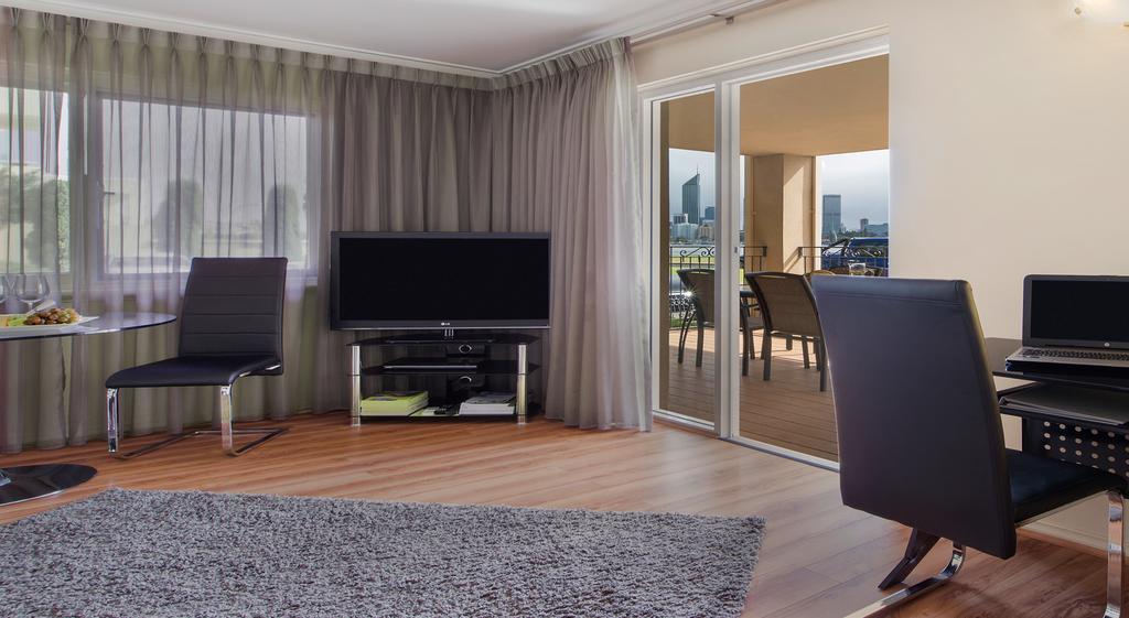 One-Bedroom Esplanade Suite River View