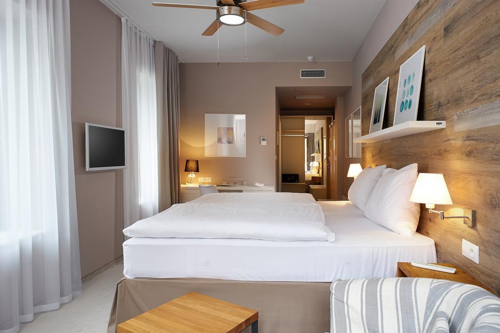 Superior Double Room with Balcony and Golf field View,690814215:JPEG