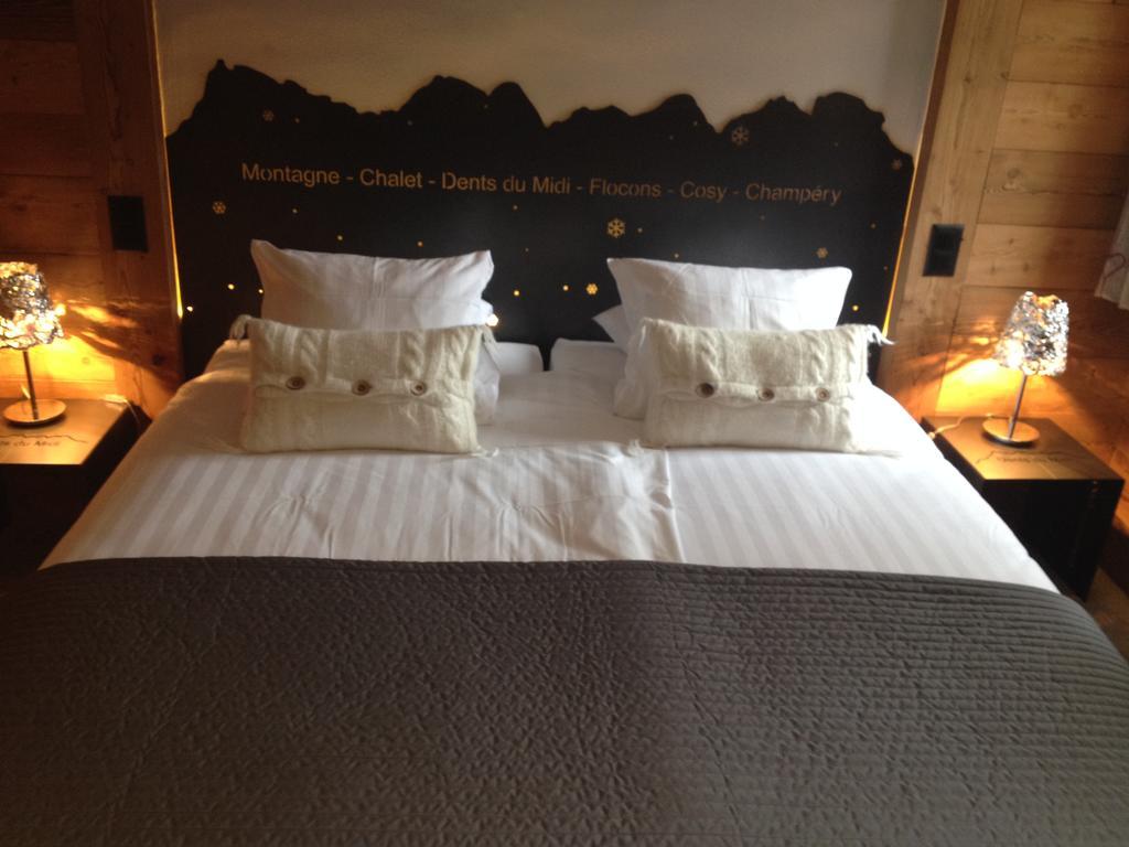Double or Twin Room with Mountain View 1