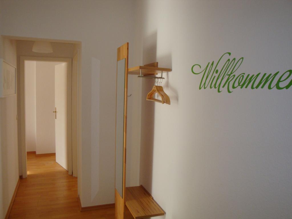 One-Bedroom Apartment Balcony,1145021432:JPEG